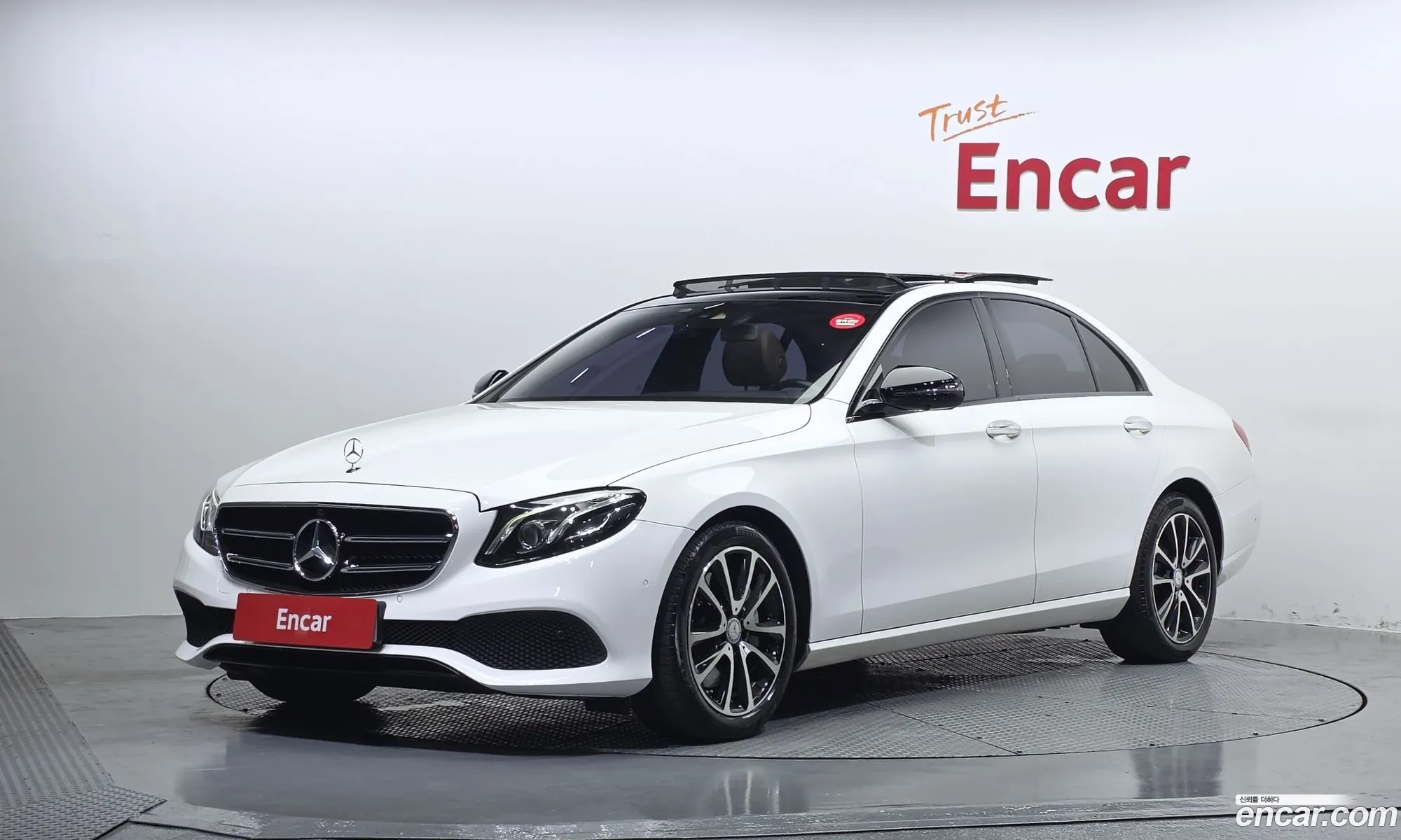 Mercedes-Benz E-Class W213 2016 WDDZF4JB5HA050191 — 14