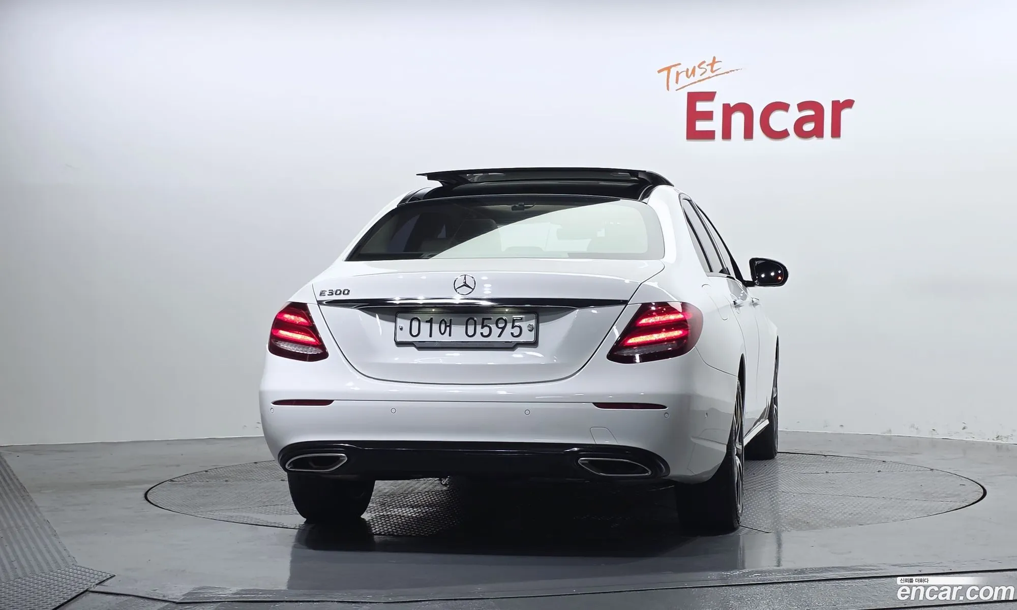 Mercedes-Benz E-Class W213 2016 WDDZF4JB5HA050191 — 18