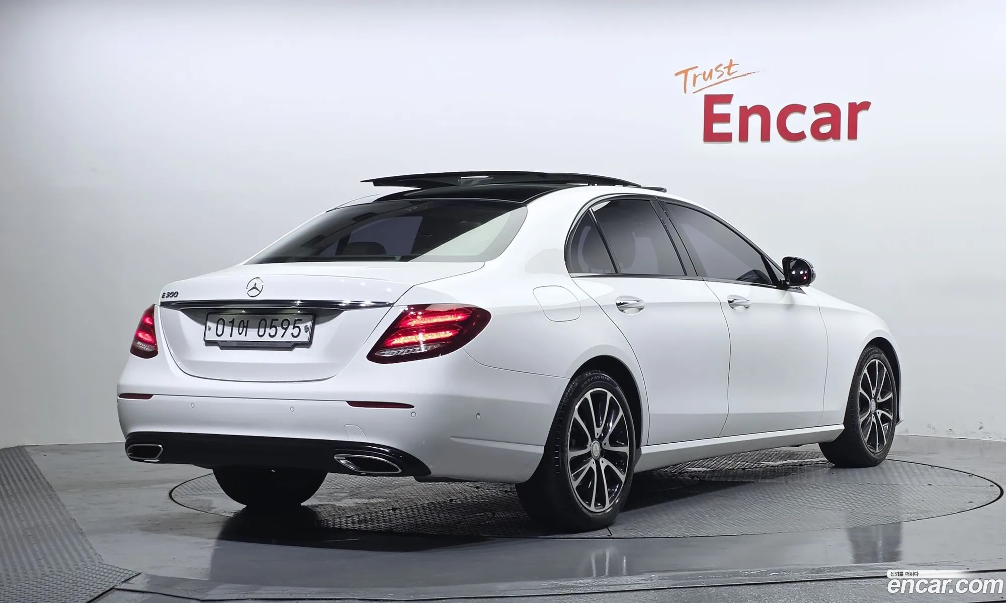Mercedes-Benz E-Class W213 2016 WDDZF4JB5HA050191 — 16