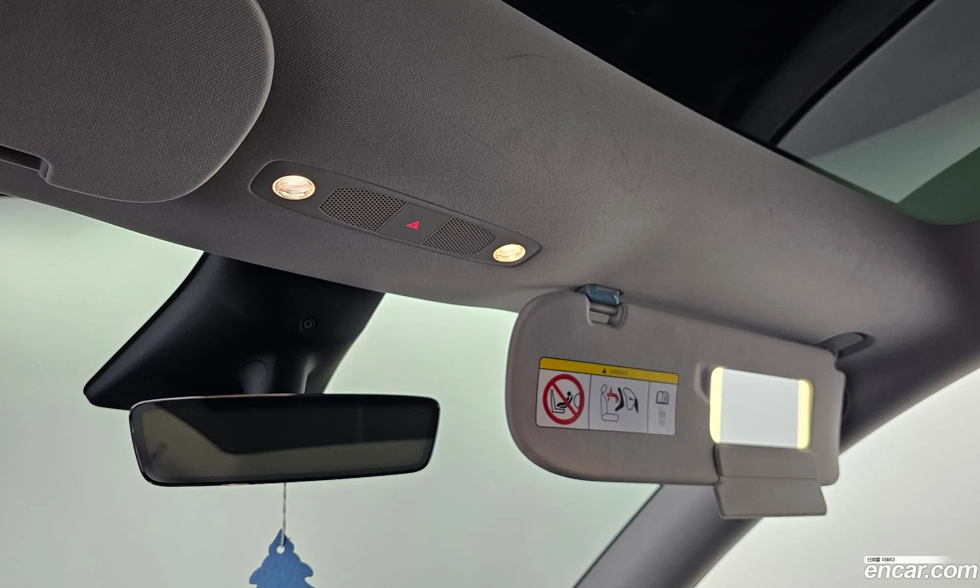 Tesla Model Y 2023 LRWYGCFS111111111 — 9