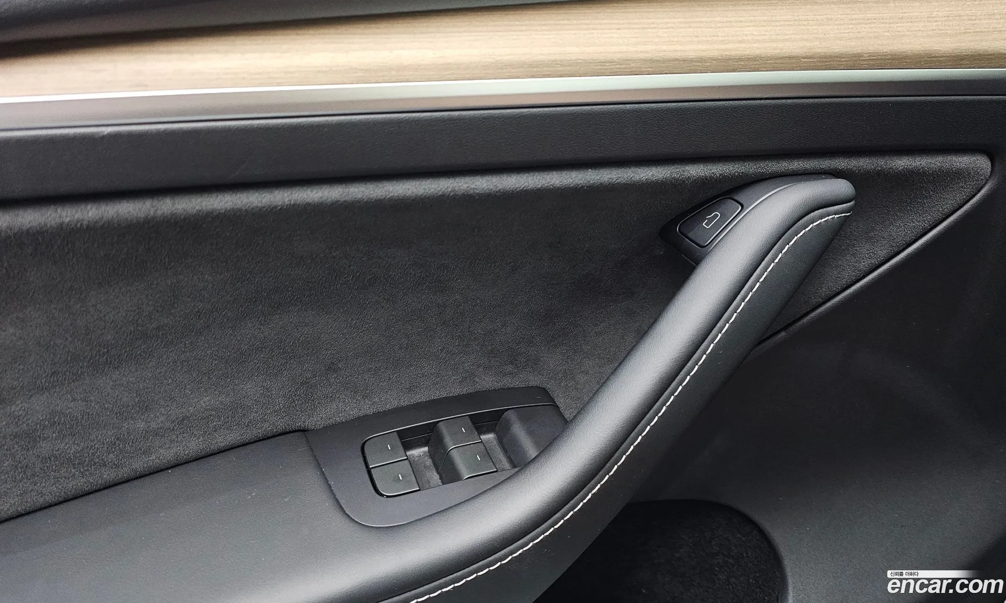 Tesla Model Y 2023 LRWYGCFS111111111 — 28