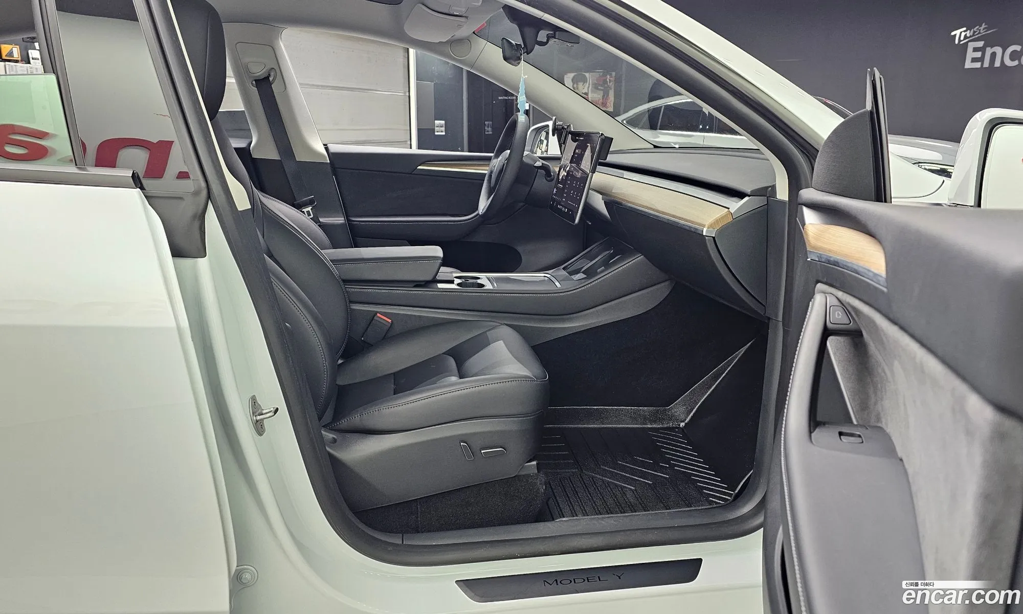 Tesla Model Y 2023 LRWYGCFS111111111 — 6