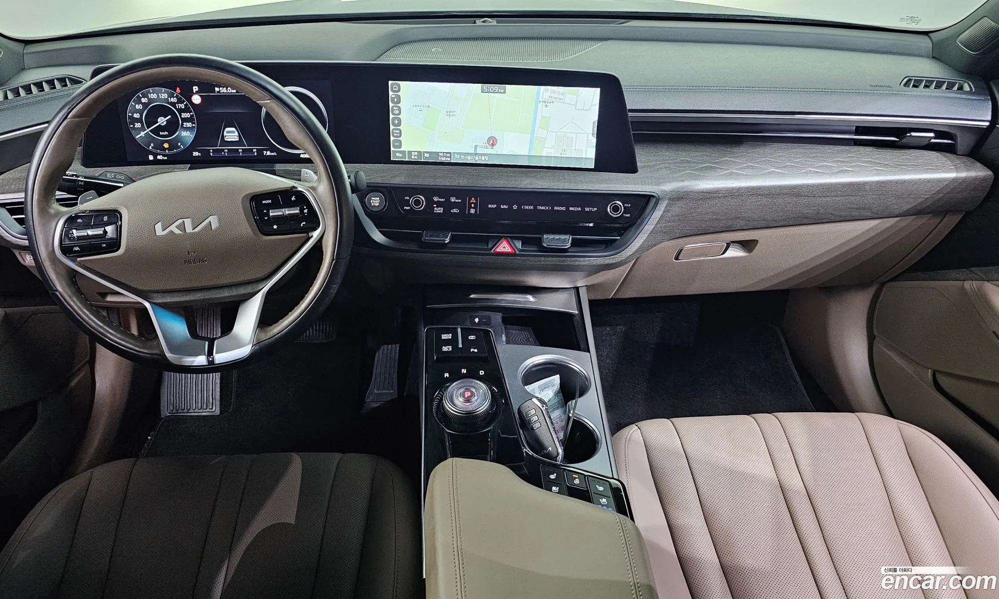 Kia K8 2022 KNAM241BBPA040354 — 2