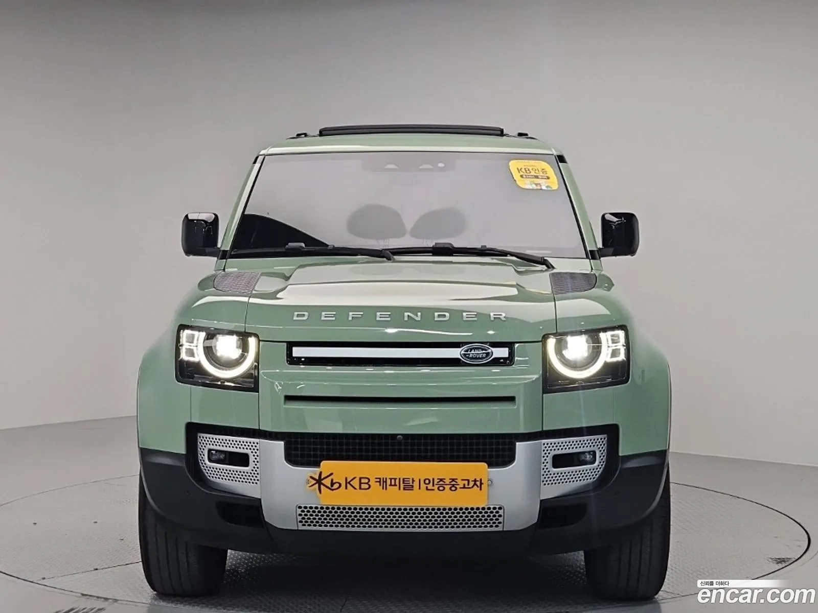 Land Rover Defender 2023 — 20