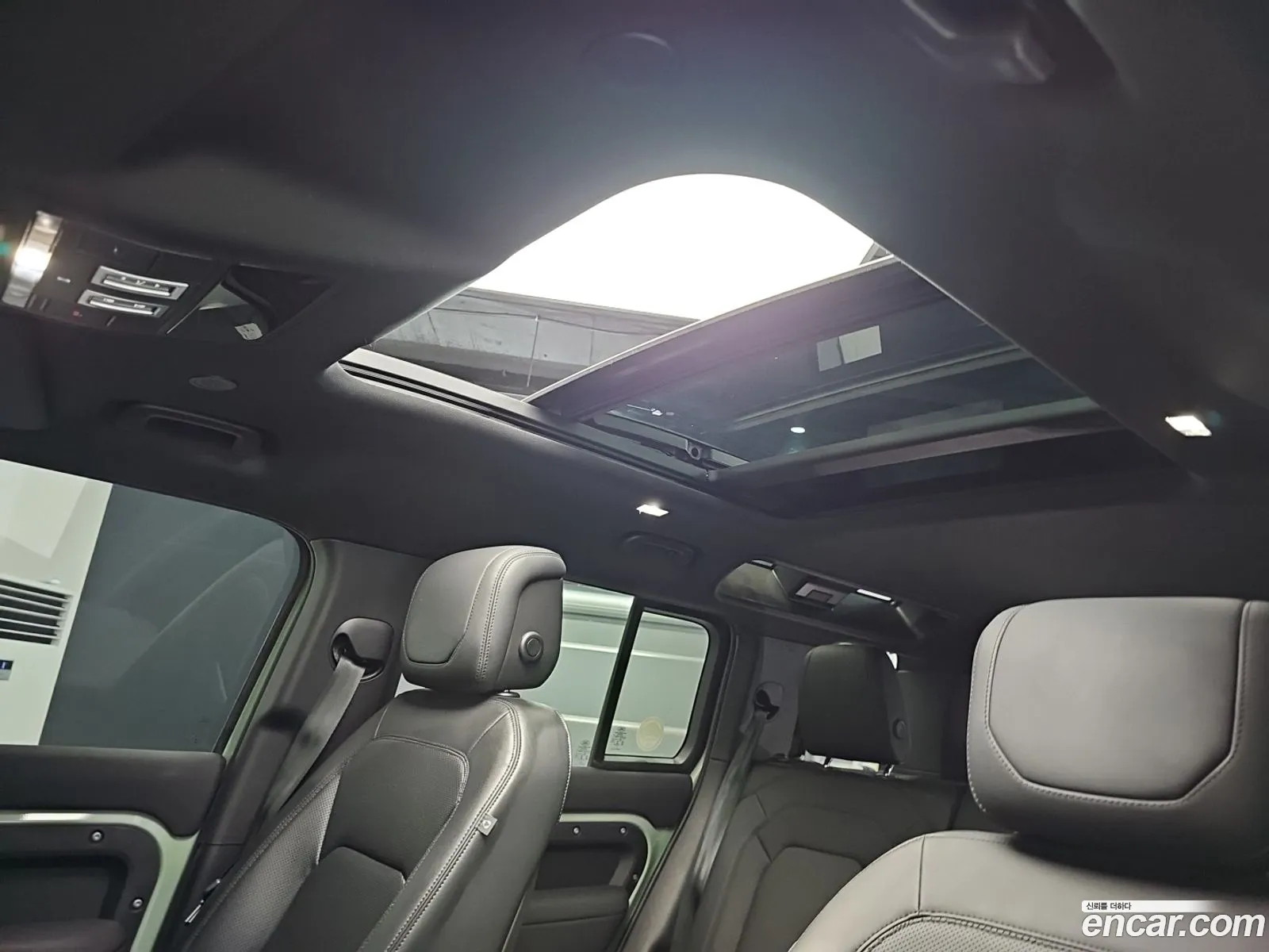 Land Rover Defender 2023 — 8