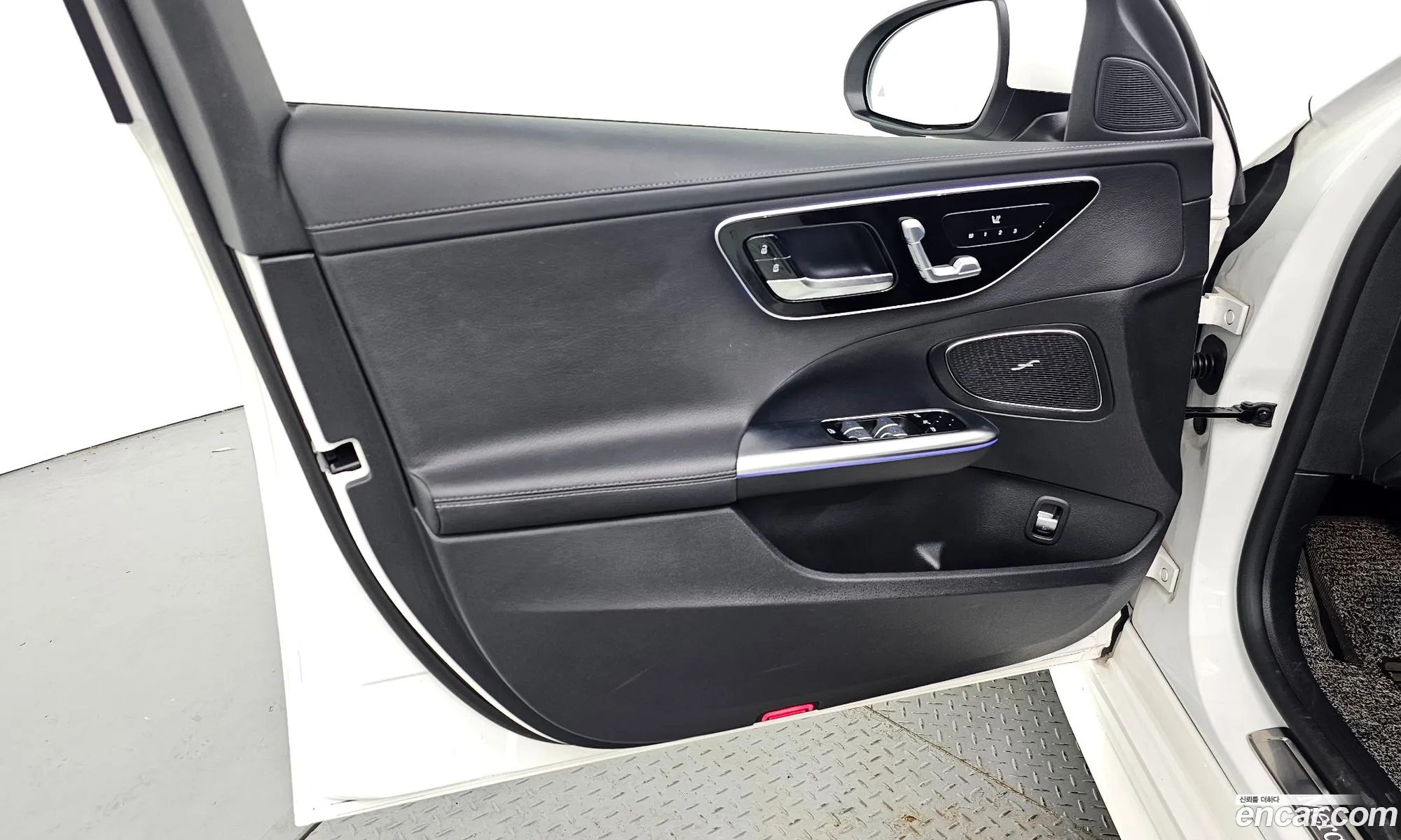 Mercedes-Benz C-Class W206 2023 — 24