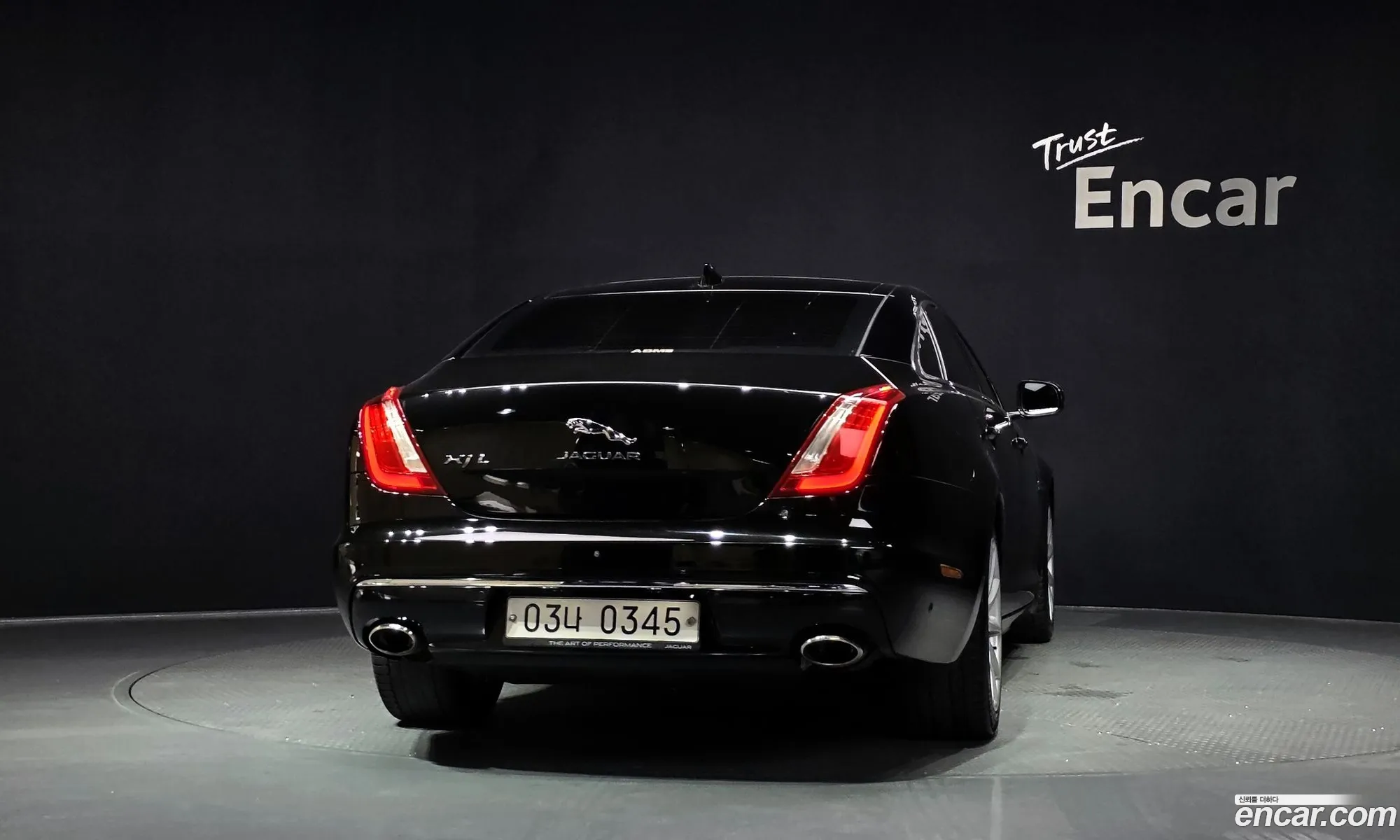 Jaguar XJ 2016 — 13