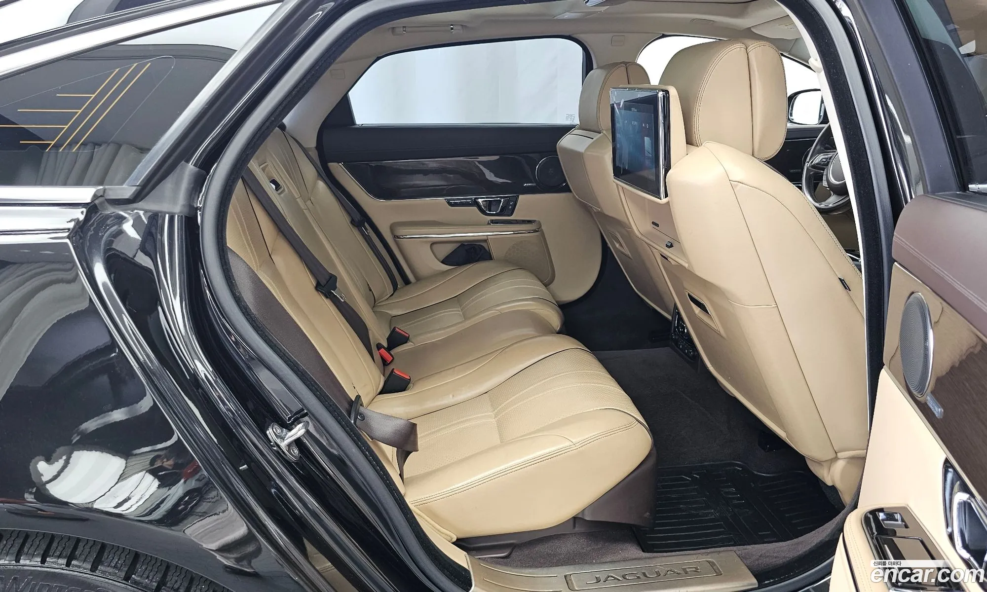 Jaguar XJ 2016 — 10