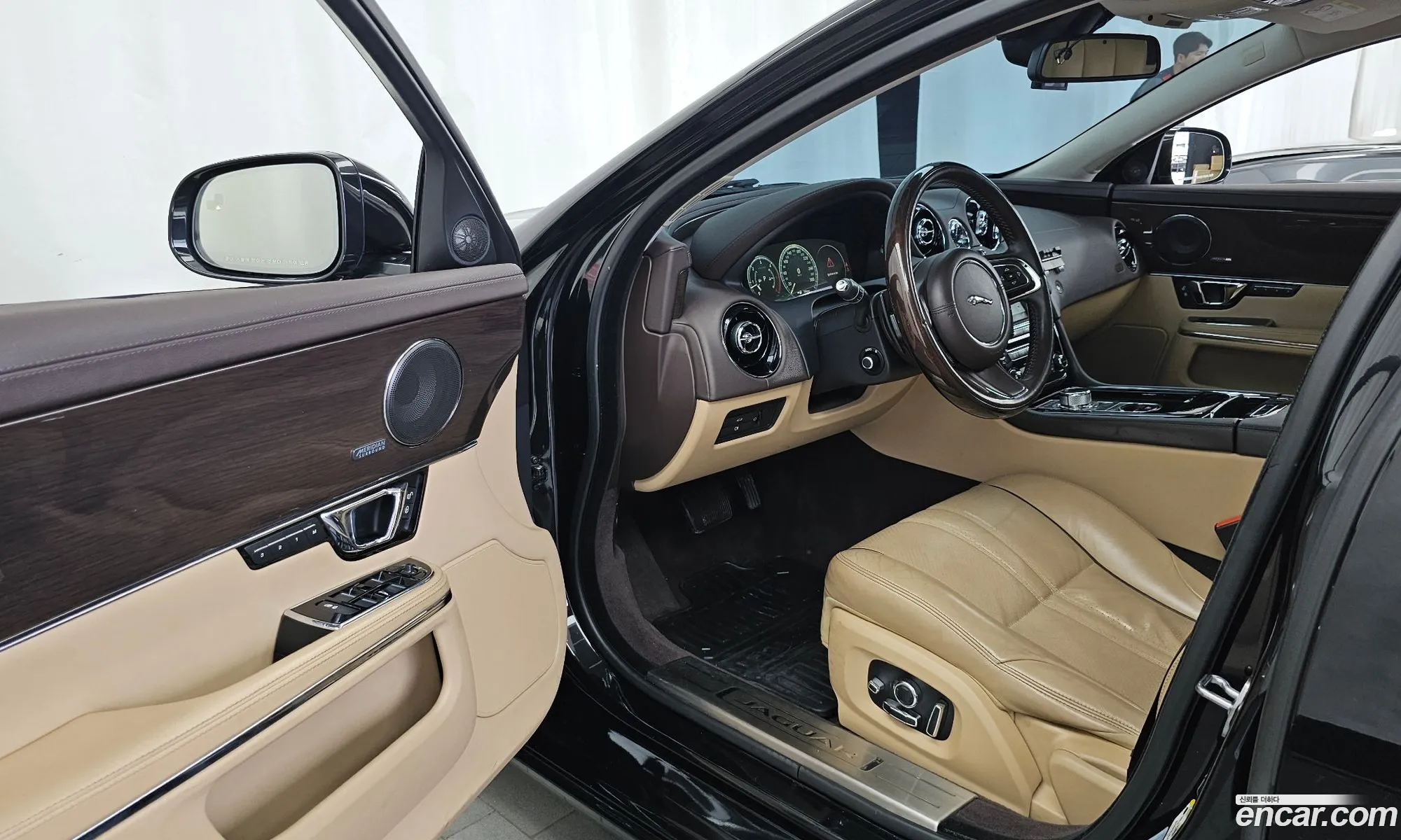 Jaguar XJ 2016 — 9