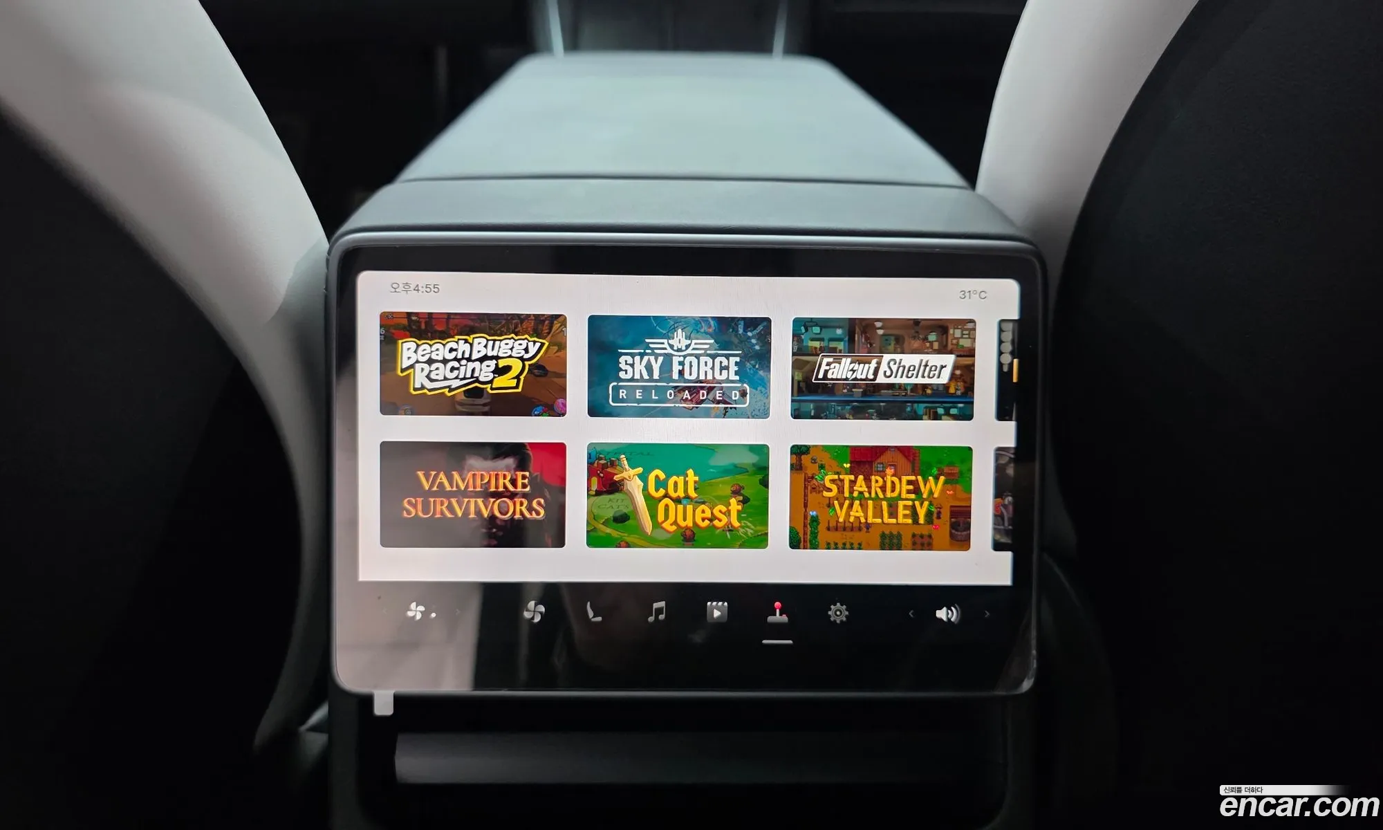 Tesla Model Y 2025 LRWYGCFJ3SC122849 — 4