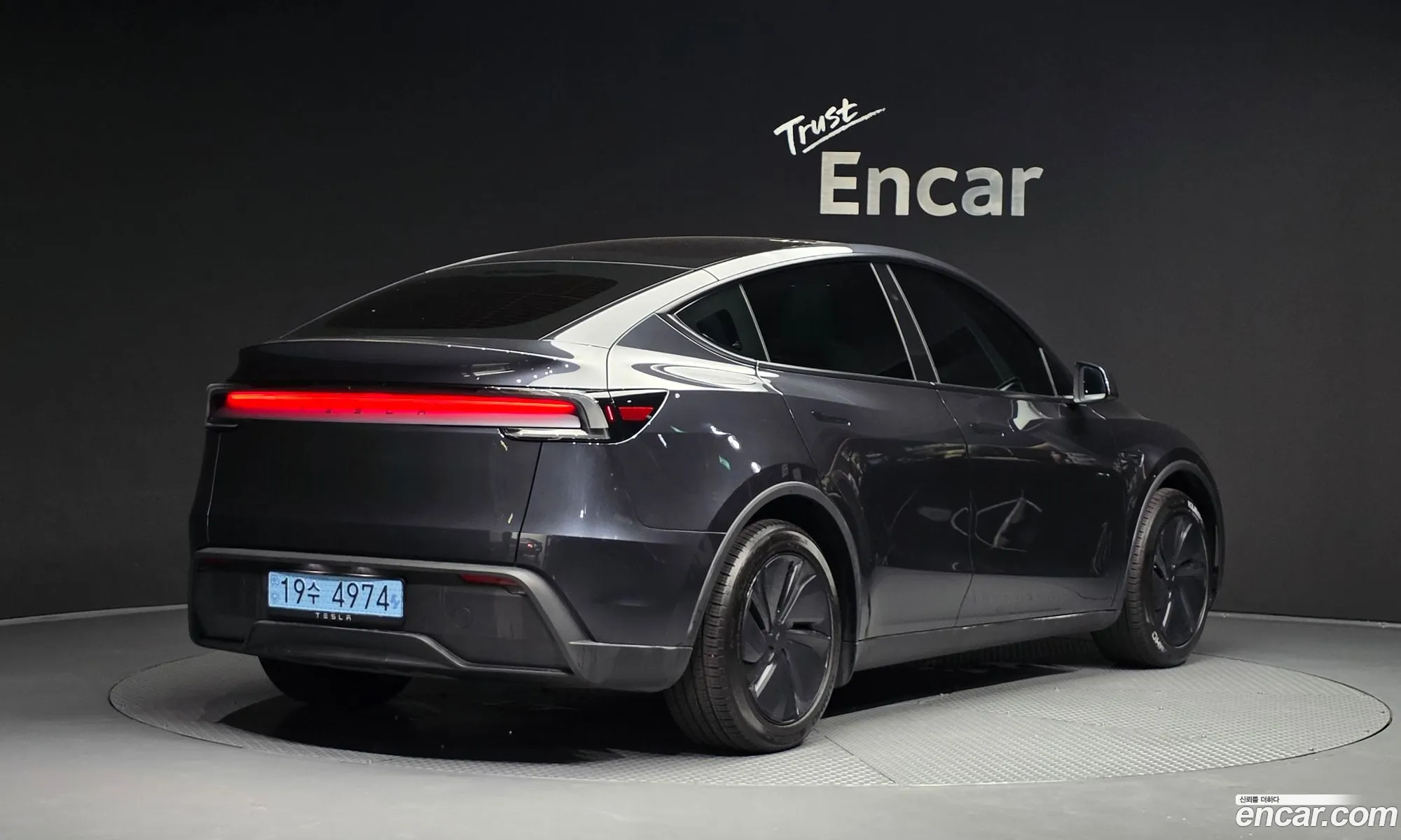 Tesla Model Y 2025 LRWYGCFJ3SC122849 — 12