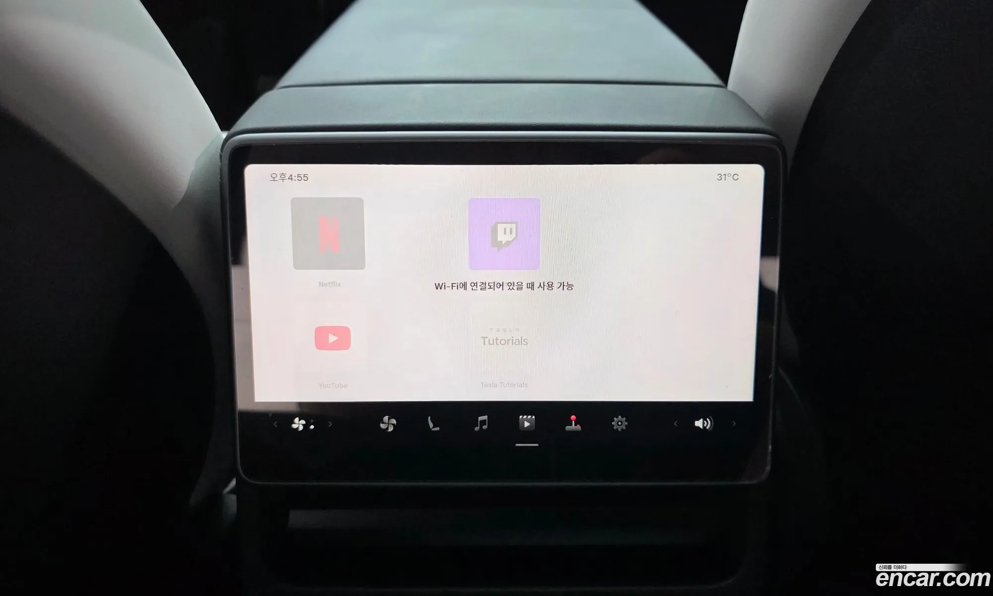 Tesla Model Y 2025 LRWYGCFJ3SC122849 — 28