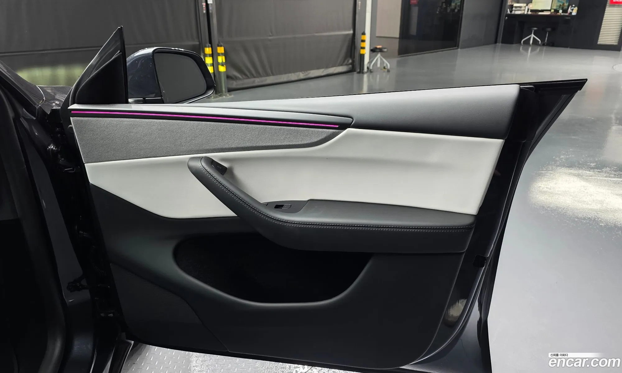 Tesla Model Y 2025 LRWYGCFJ3SC122849 — 16
