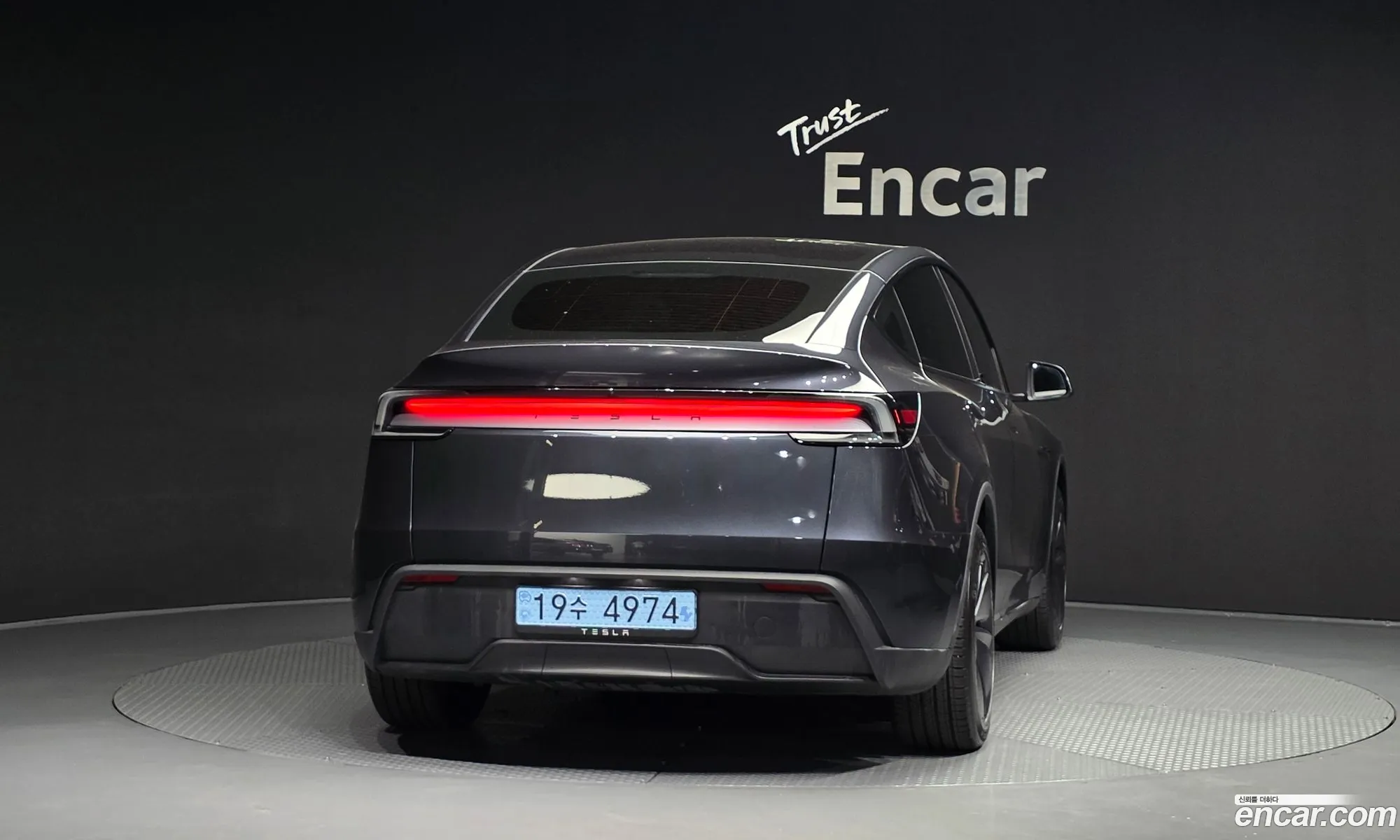 Tesla Model Y 2025 LRWYGCFJ3SC122849 — 34