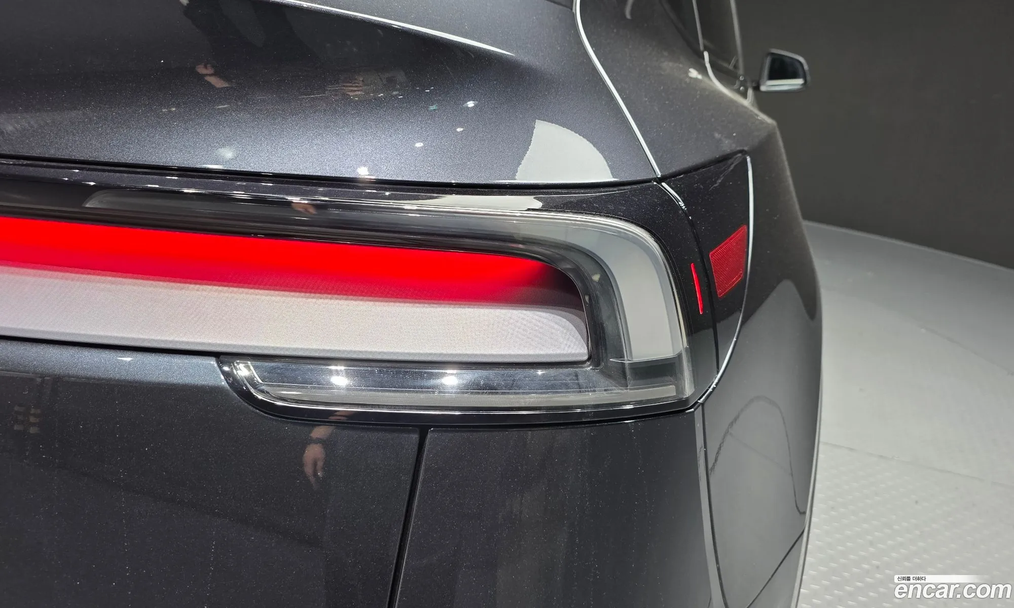 Tesla Model Y 2025 LRWYGCFJ3SC122849 — 37