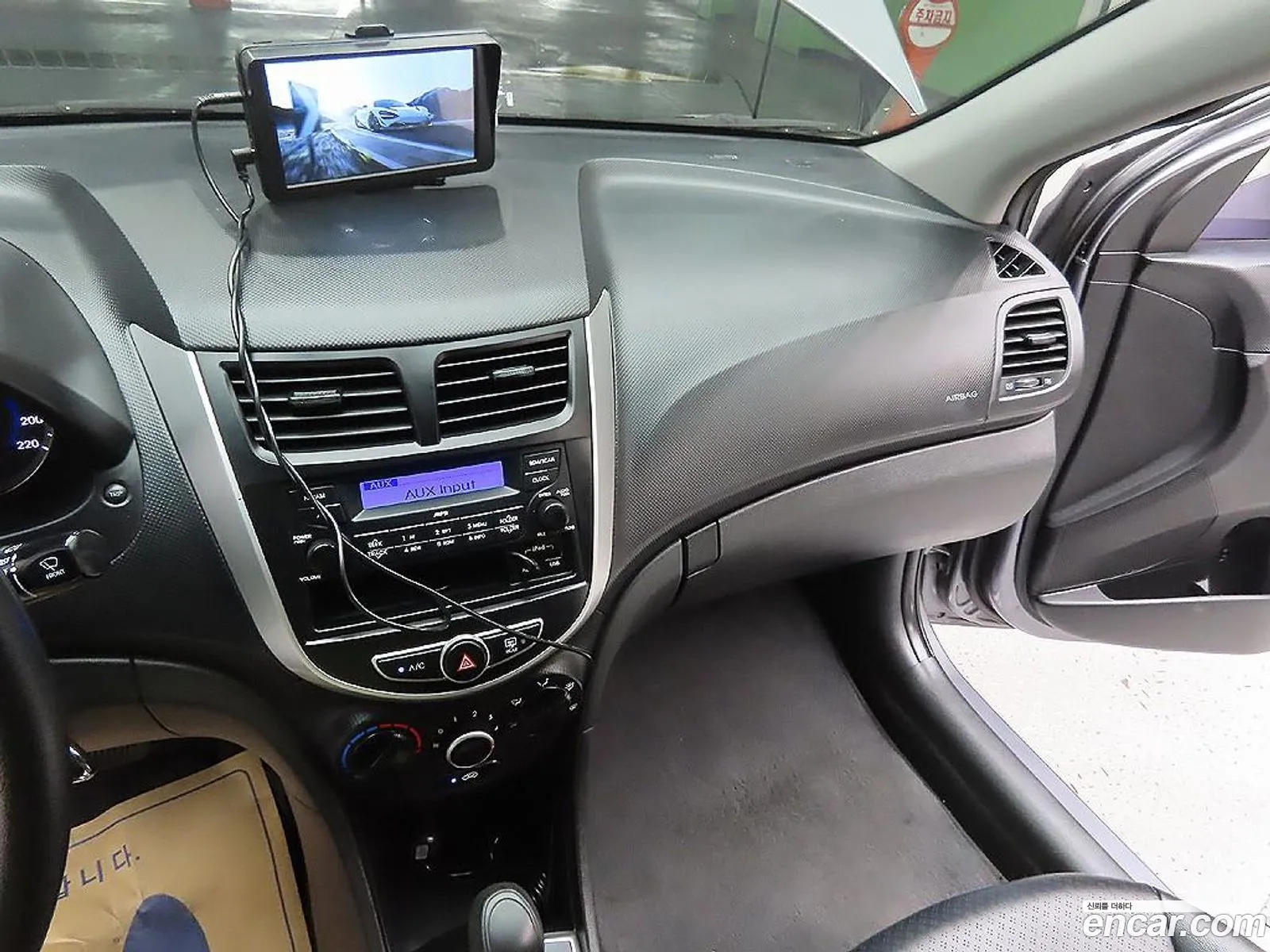 Hyundai Accent 2013 — 3