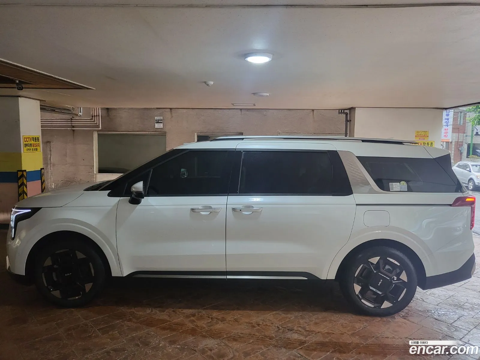 Kia Carnival 2025 — 4