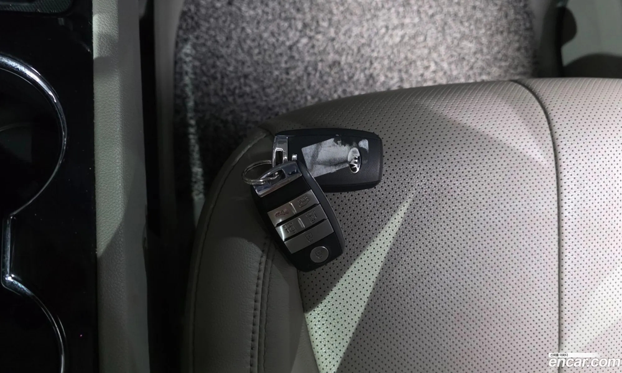 Kia Carnival 2018 KNAME811BKS446784 — 31