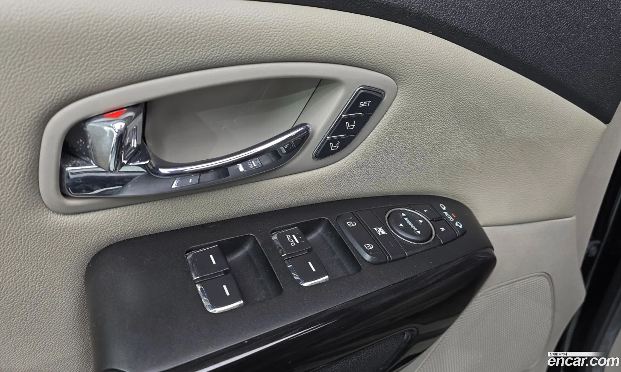 Kia Carnival 2018 KNAME811BKS446784 — 18