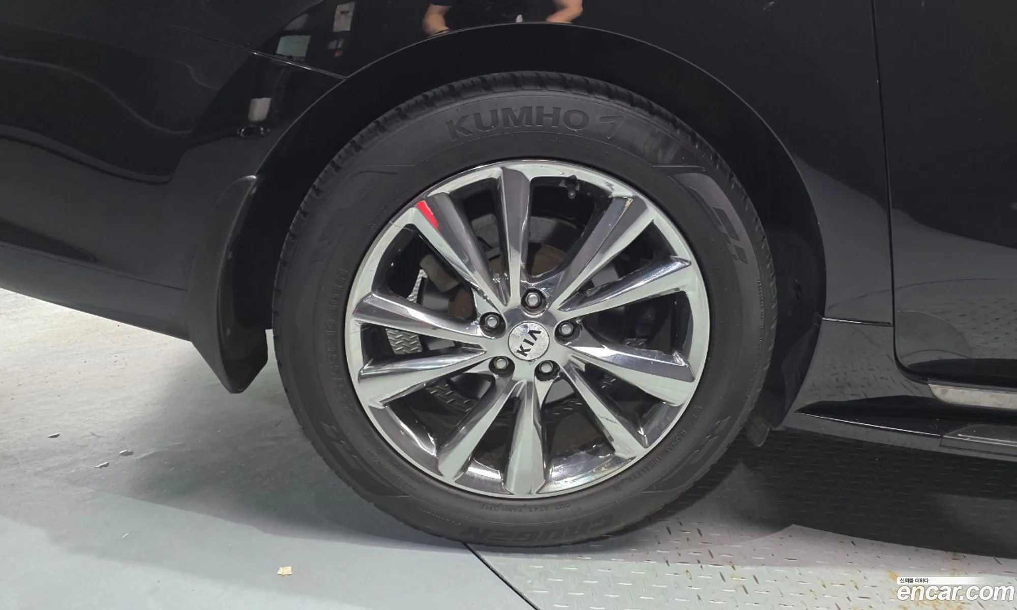 Kia Carnival 2018 KNAME811BKS446784 — 16