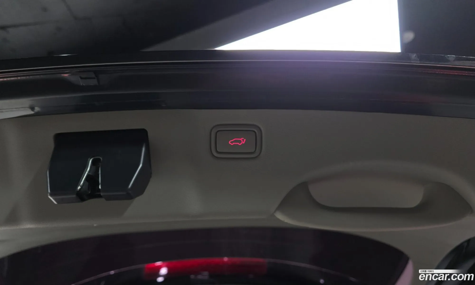 Kia Carnival 2018 KNAME811BKS446784 — 9
