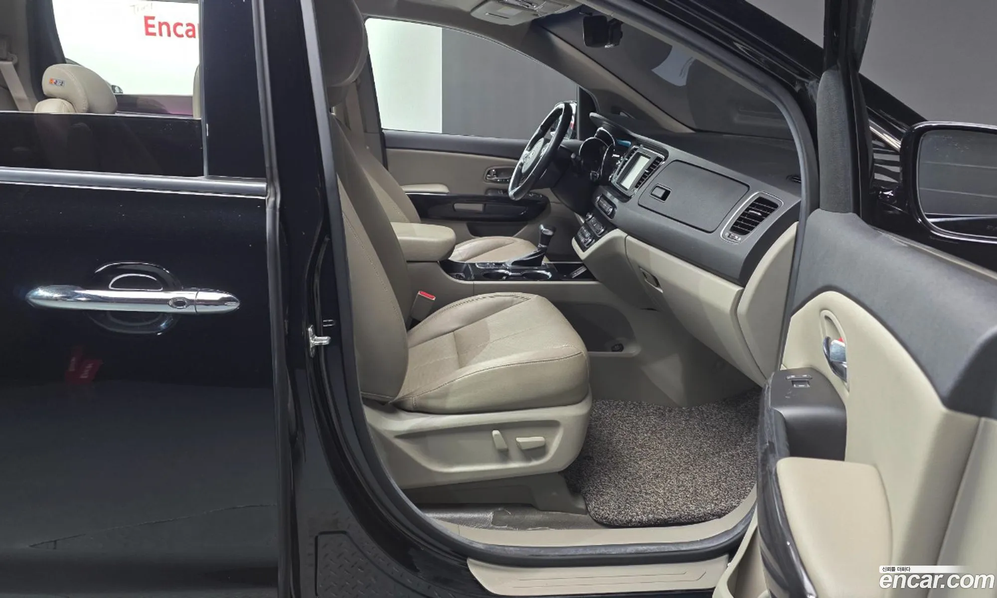 Kia Carnival 2018 KNAME811BKS446784 — 23