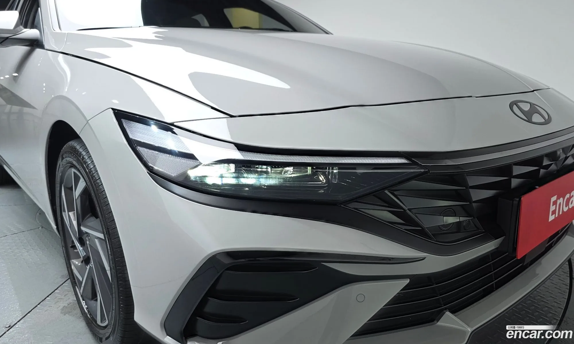 Hyundai Elantra 2026 — 24