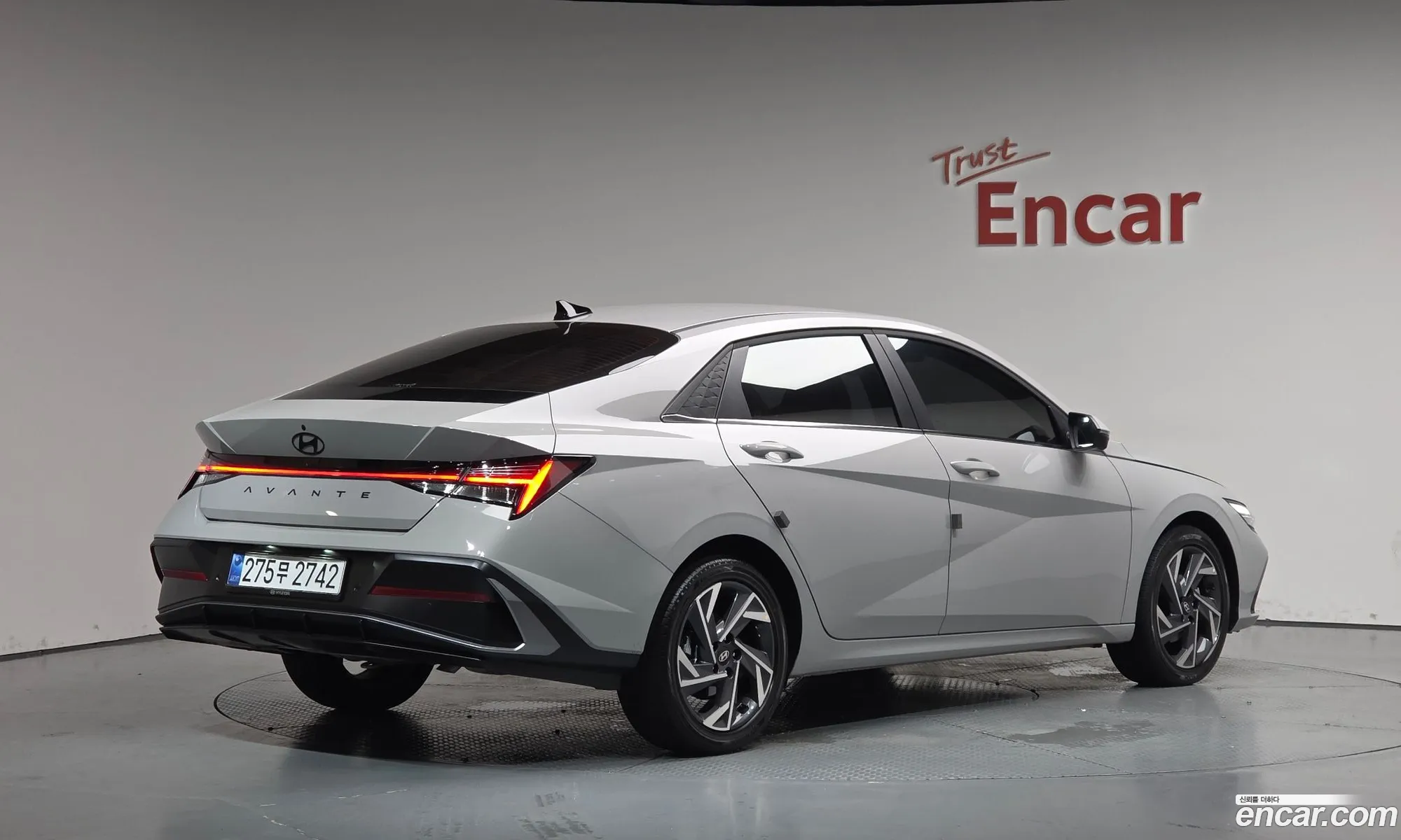 Hyundai Elantra 2026 — 3