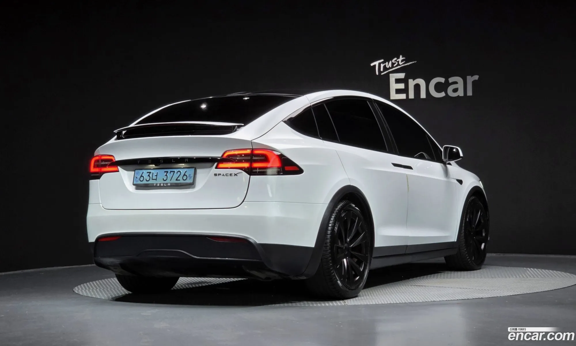 Tesla Model X 2023 — 19