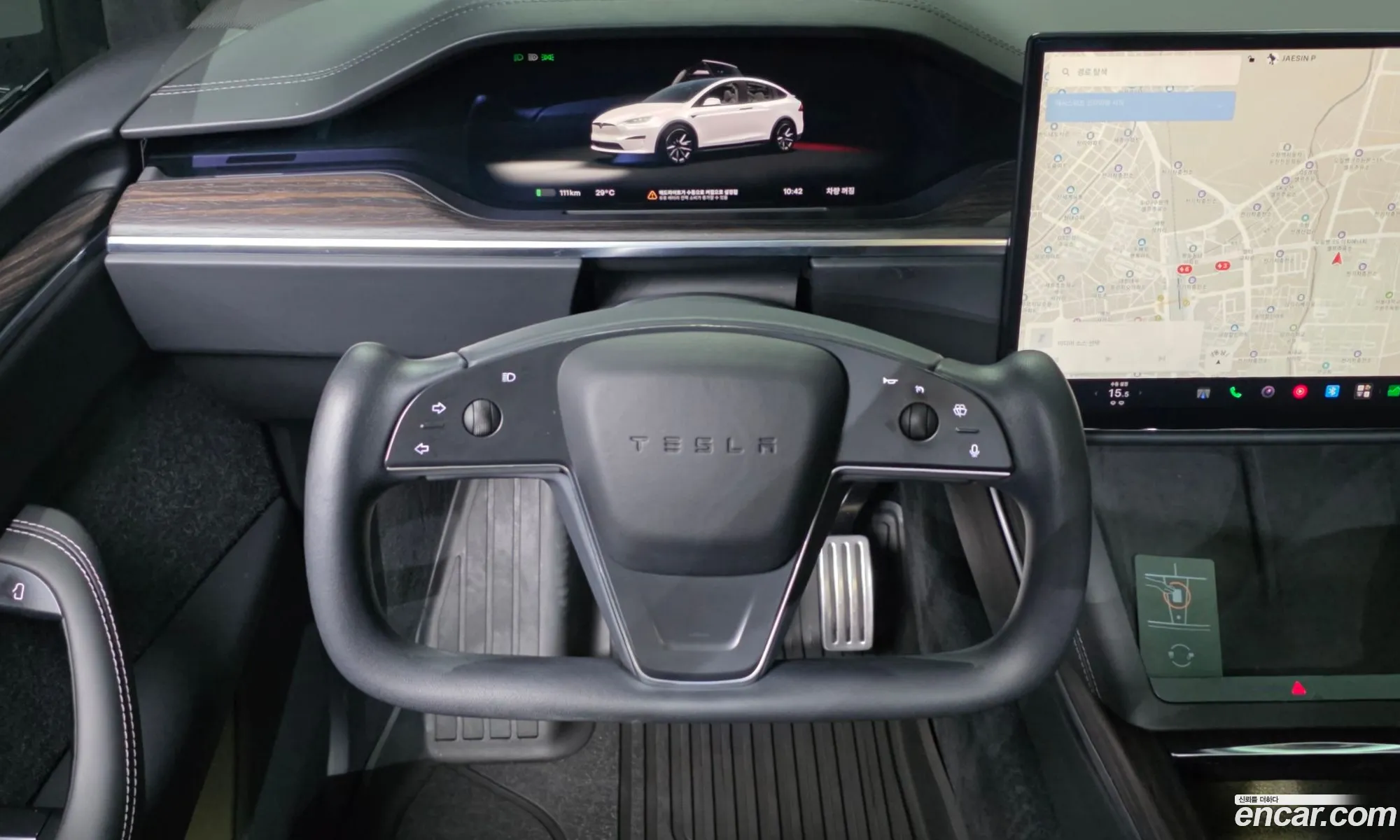 Tesla Model X 2023 — 12