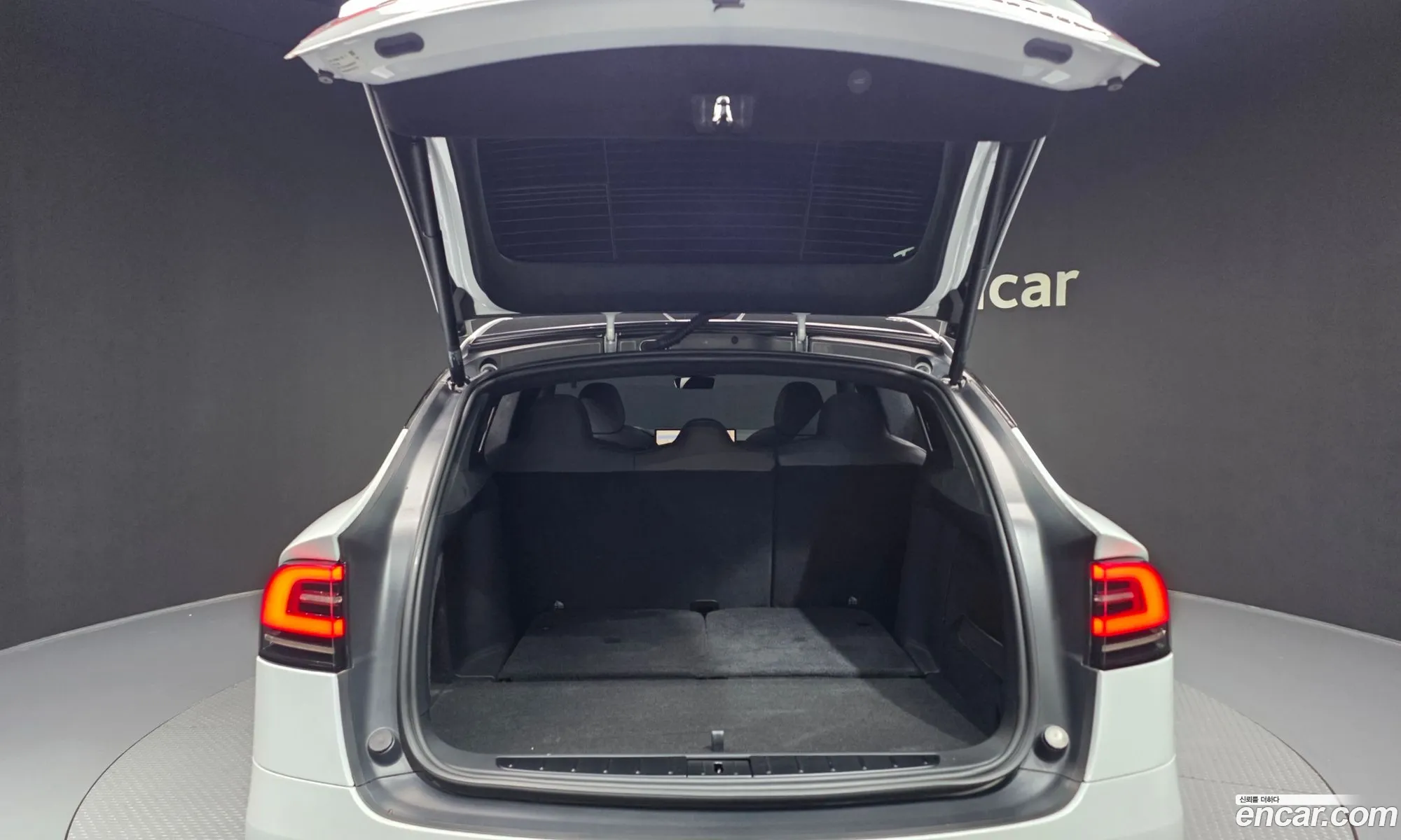 Tesla Model X 2023 — 15