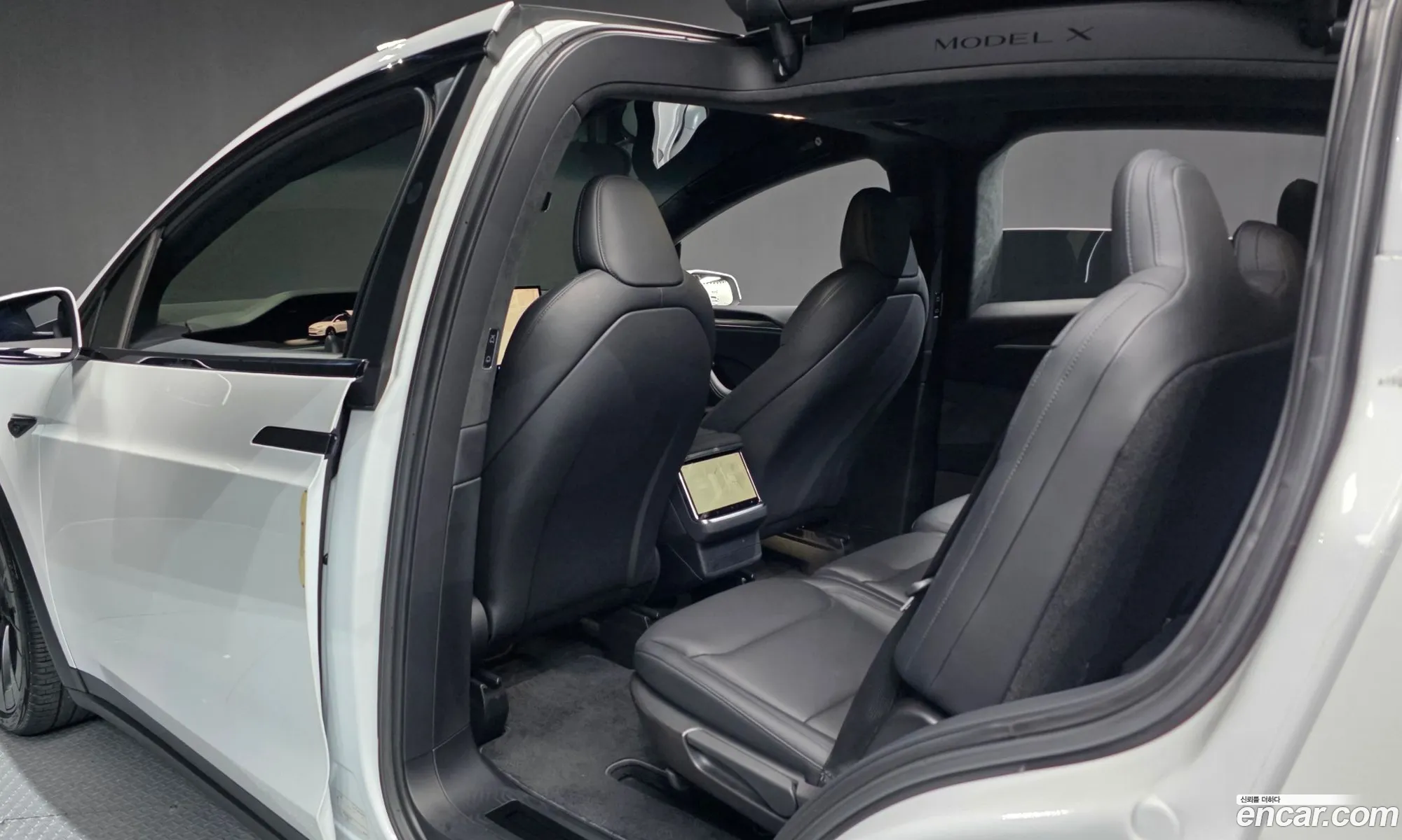 Tesla Model X 2023 — 8
