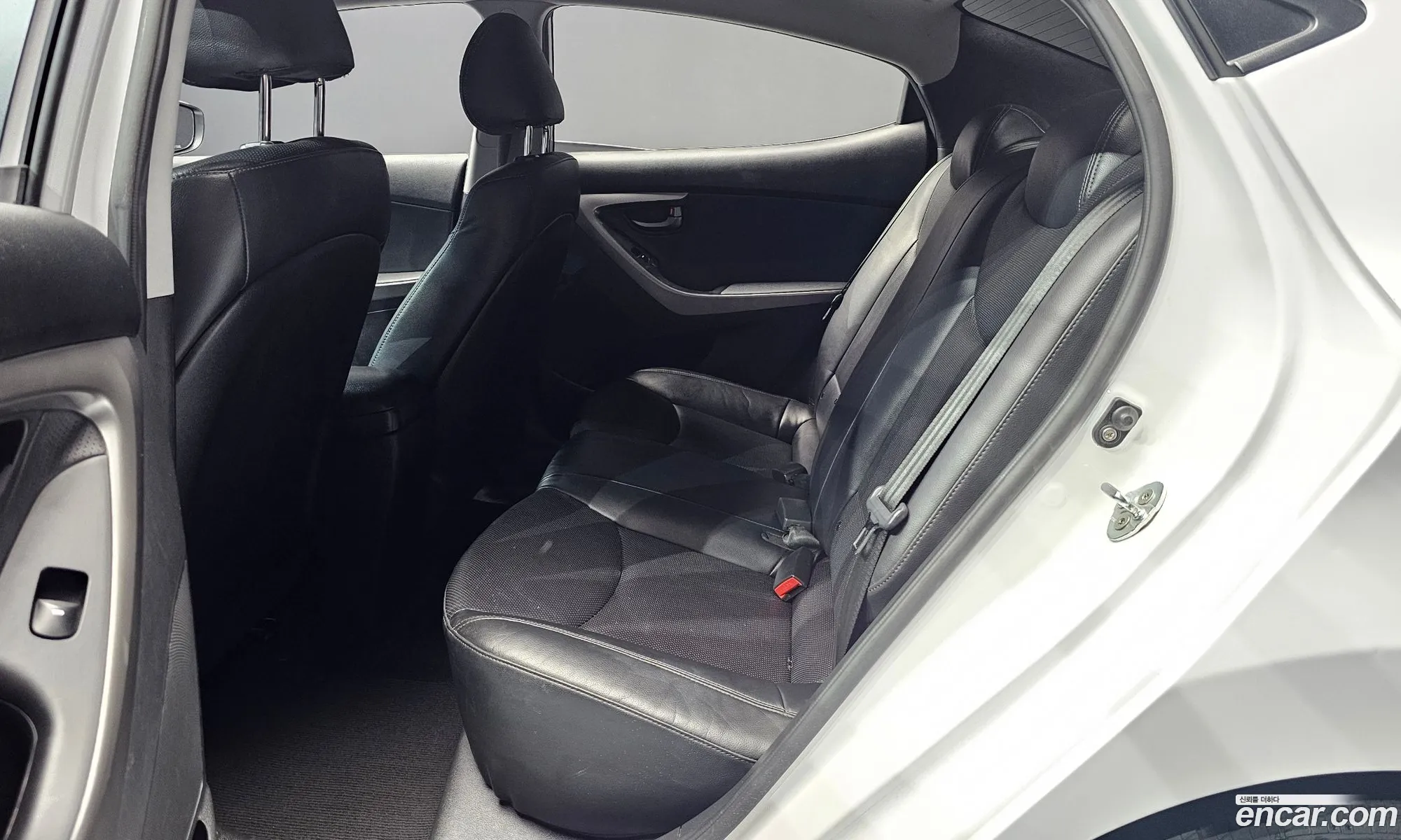Hyundai Elantra MD 2013 KMHDG41DBEU894312 — 26