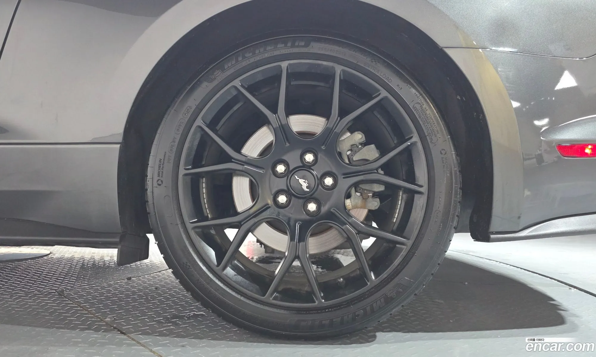 Ford Mustang 2019 1FA6P8TH0K5202998 — 17