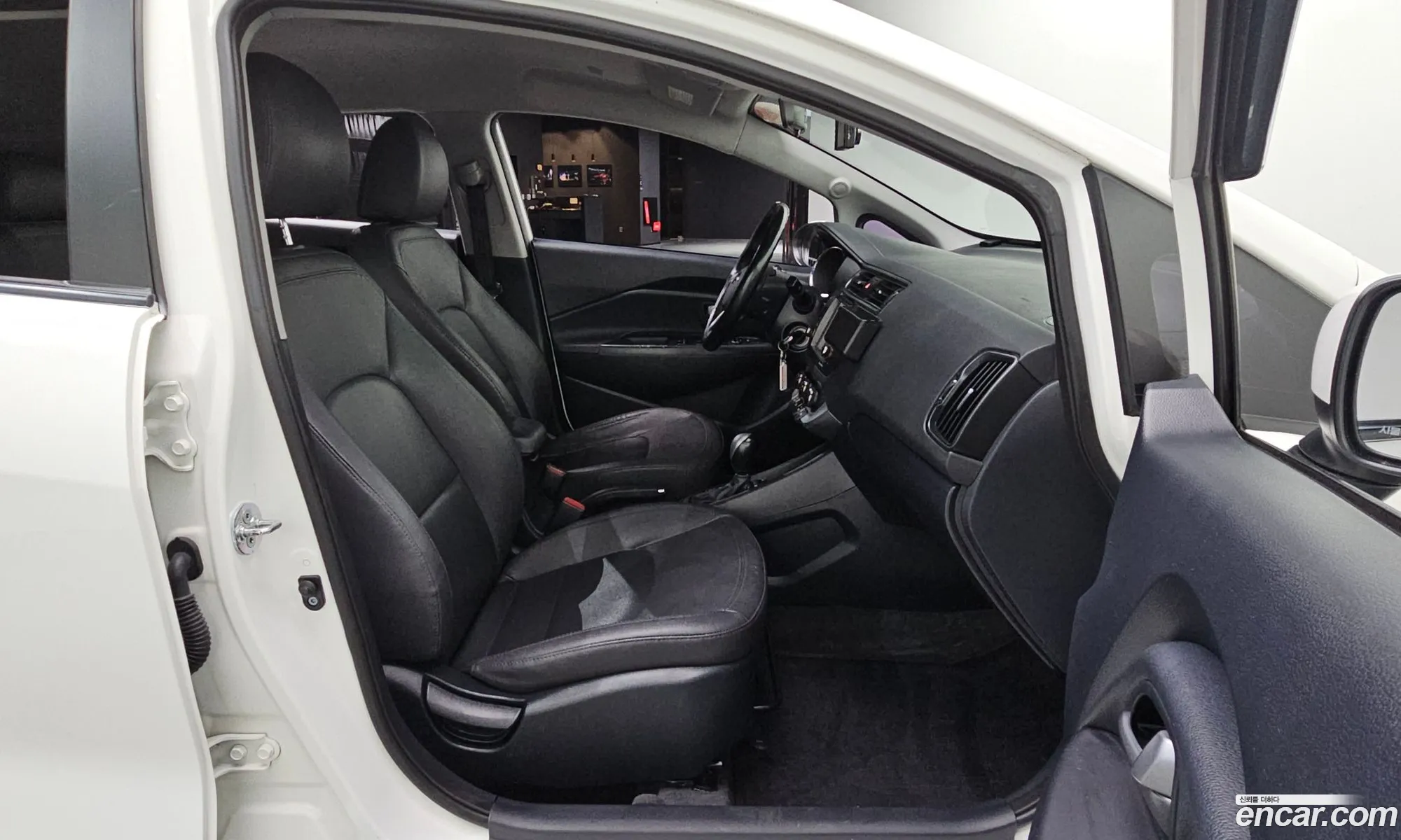 Kia Pride 2015 — 20