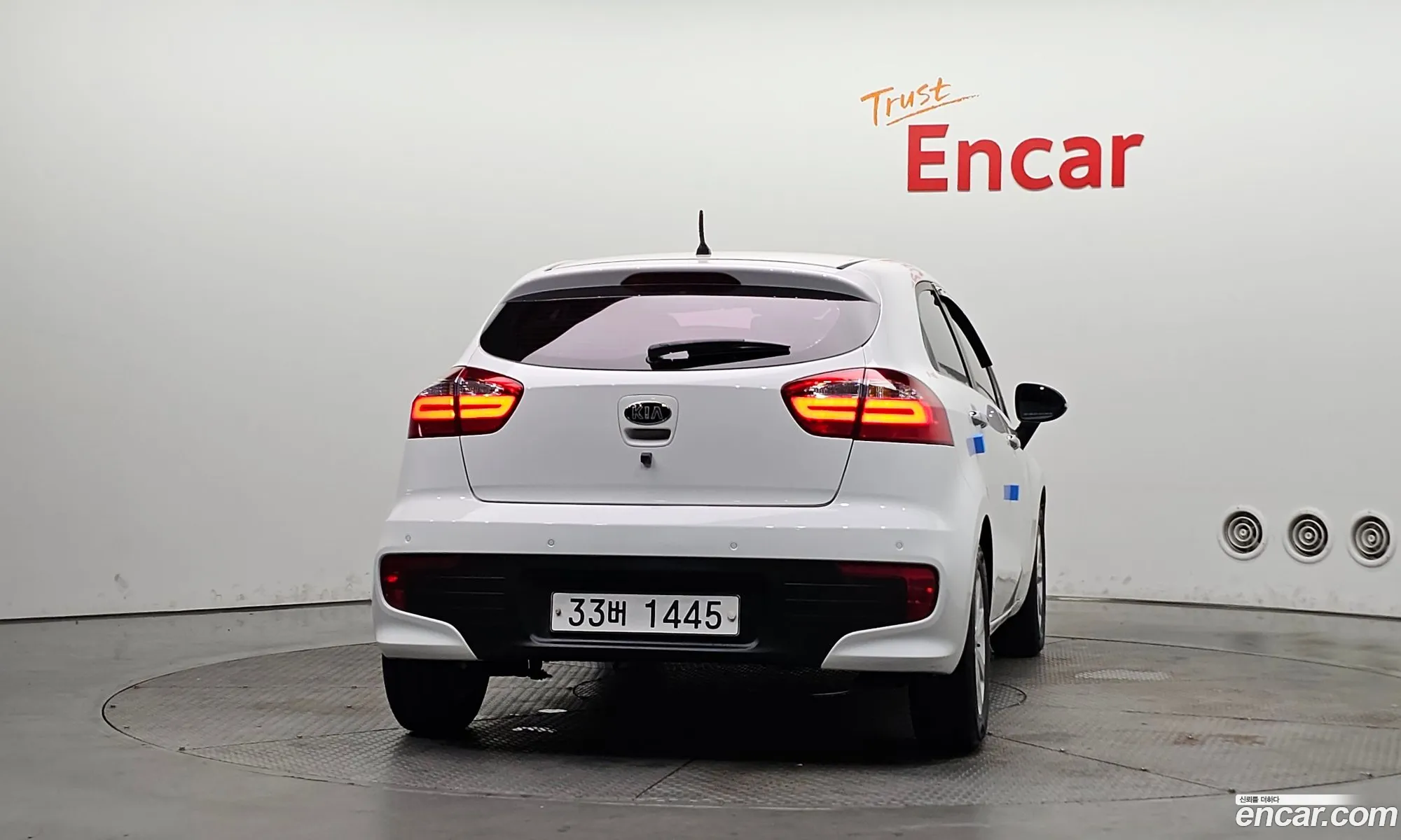 Kia Pride 2015 — 11