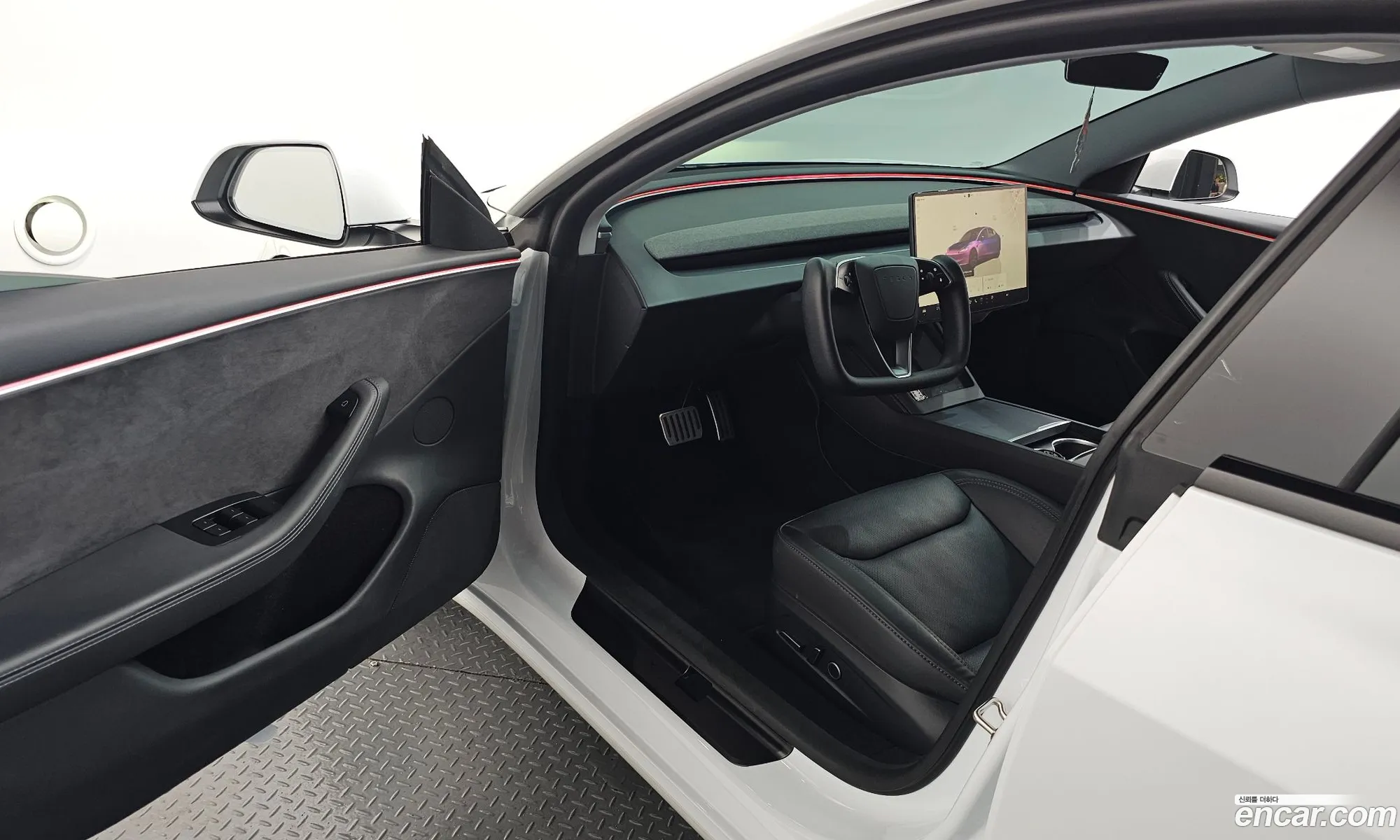 Tesla Model 3 2024 LRW3E7EK111111111 — 14