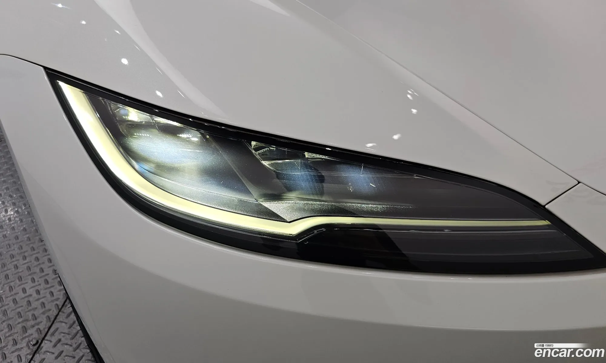 Tesla Model 3 2024 LRW3E7EK111111111 — 28