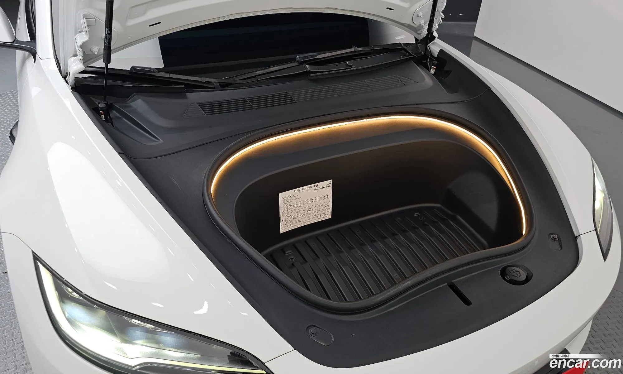 Tesla Model 3 2024 LRW3E7EK111111111 — 11
