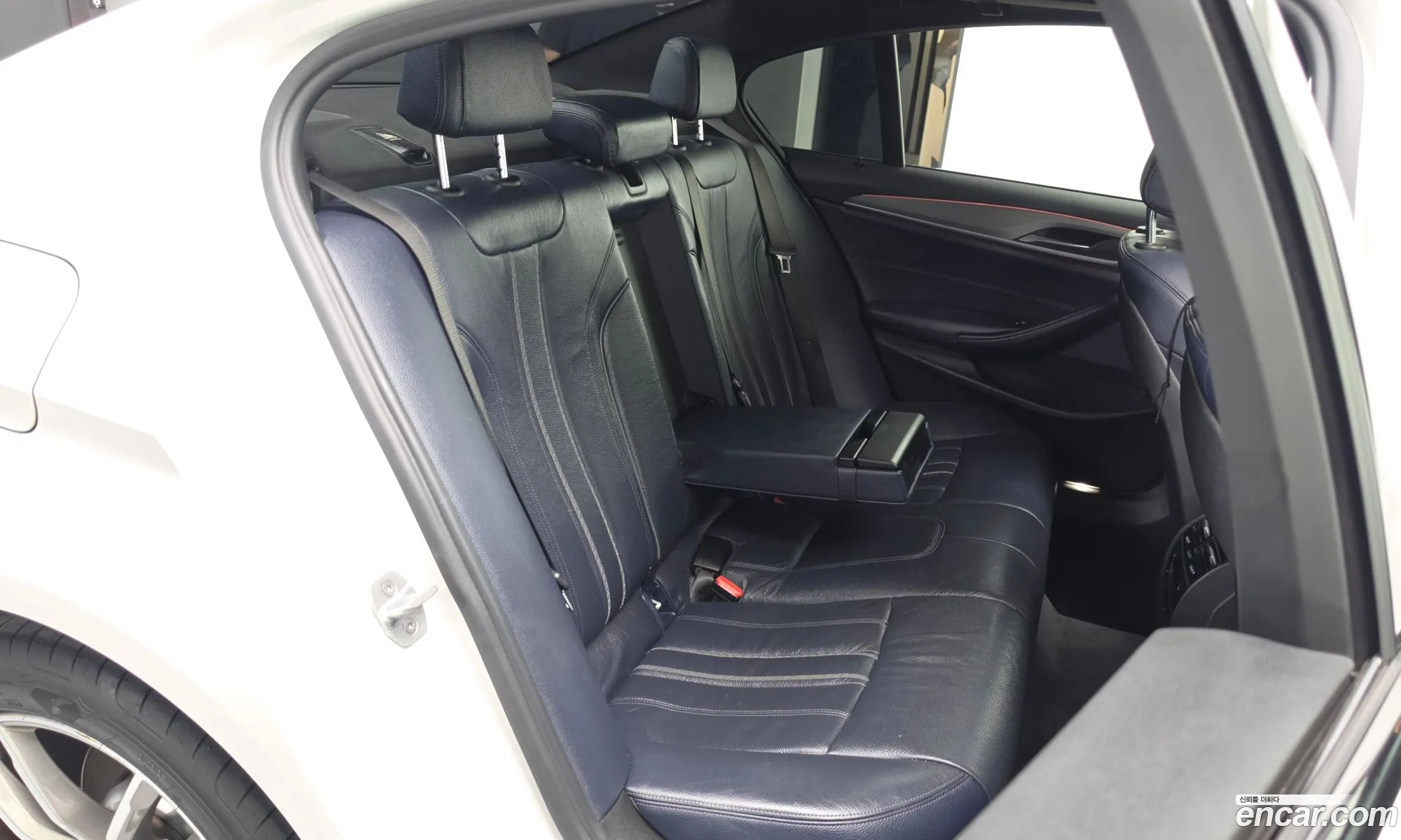 BMW 5 Series 2017 WBAJC3107HG855242 — 8