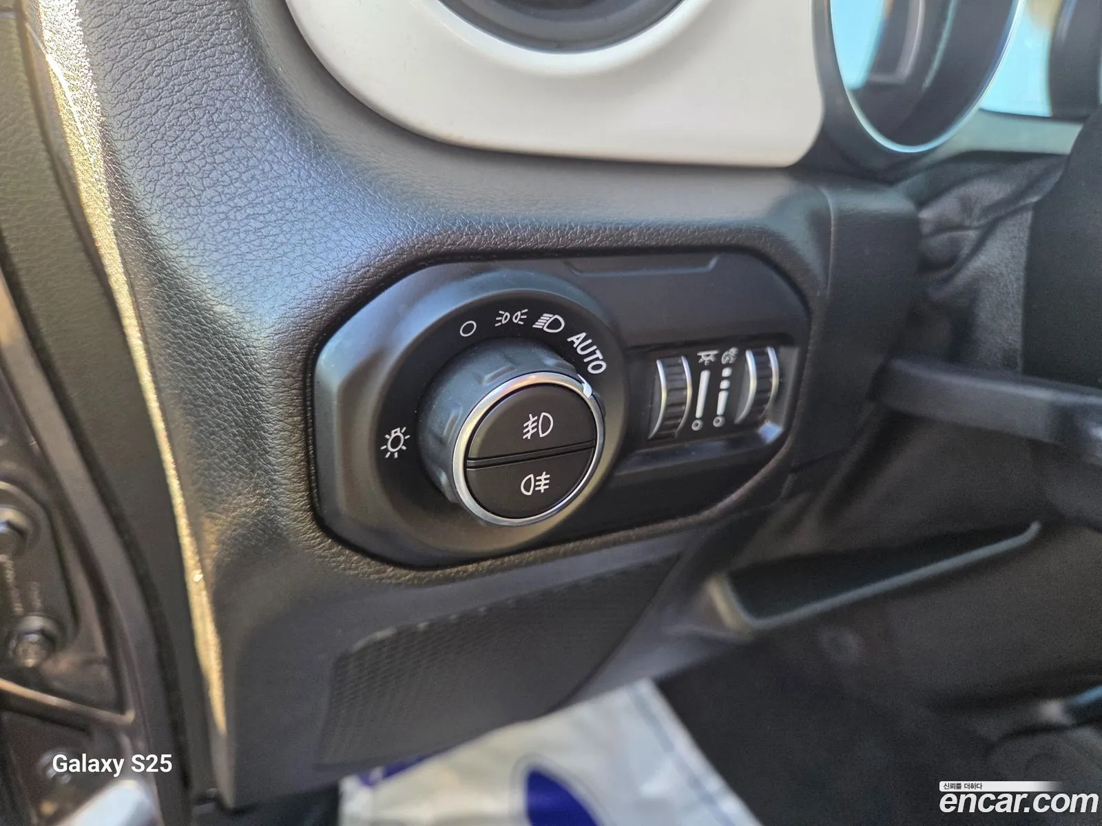 Jeep Wrangler 2021 — 17