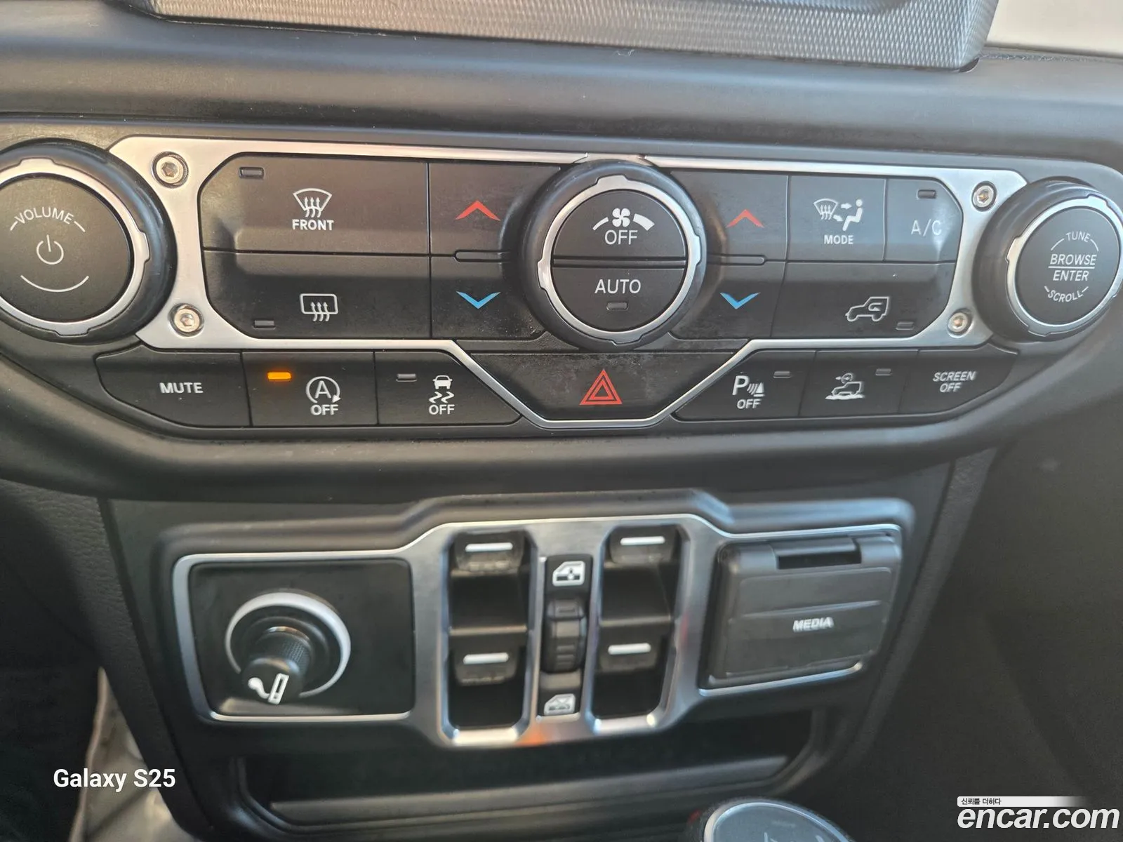 Jeep Wrangler 2021 — 2