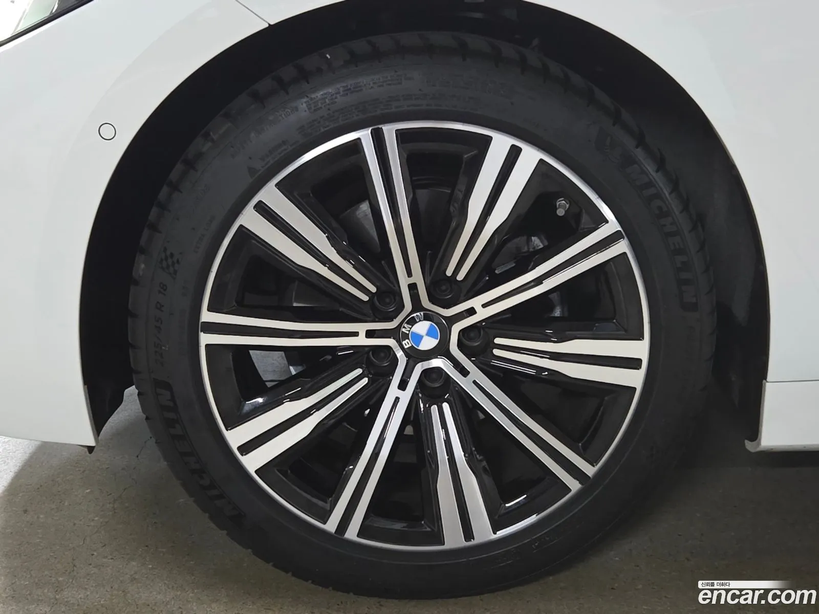 BMW 3 Series 2025 — 9