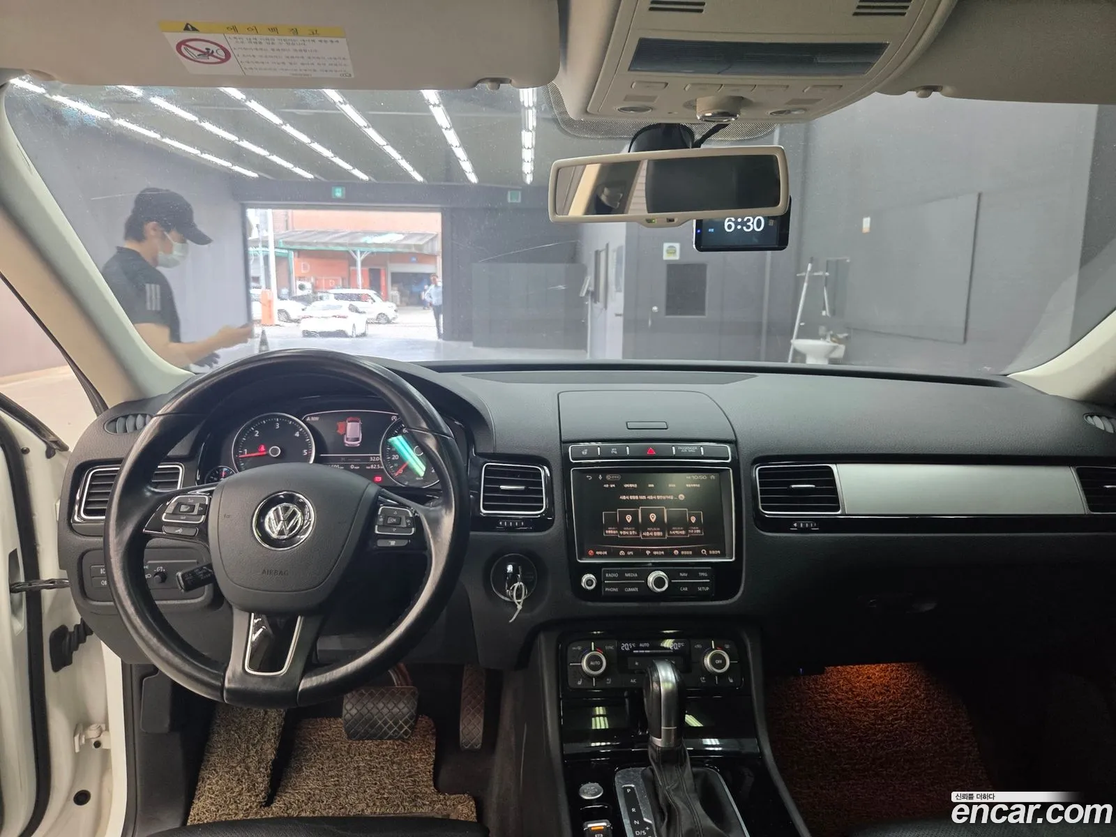 Volkswagen Touareg 2016 — 11
