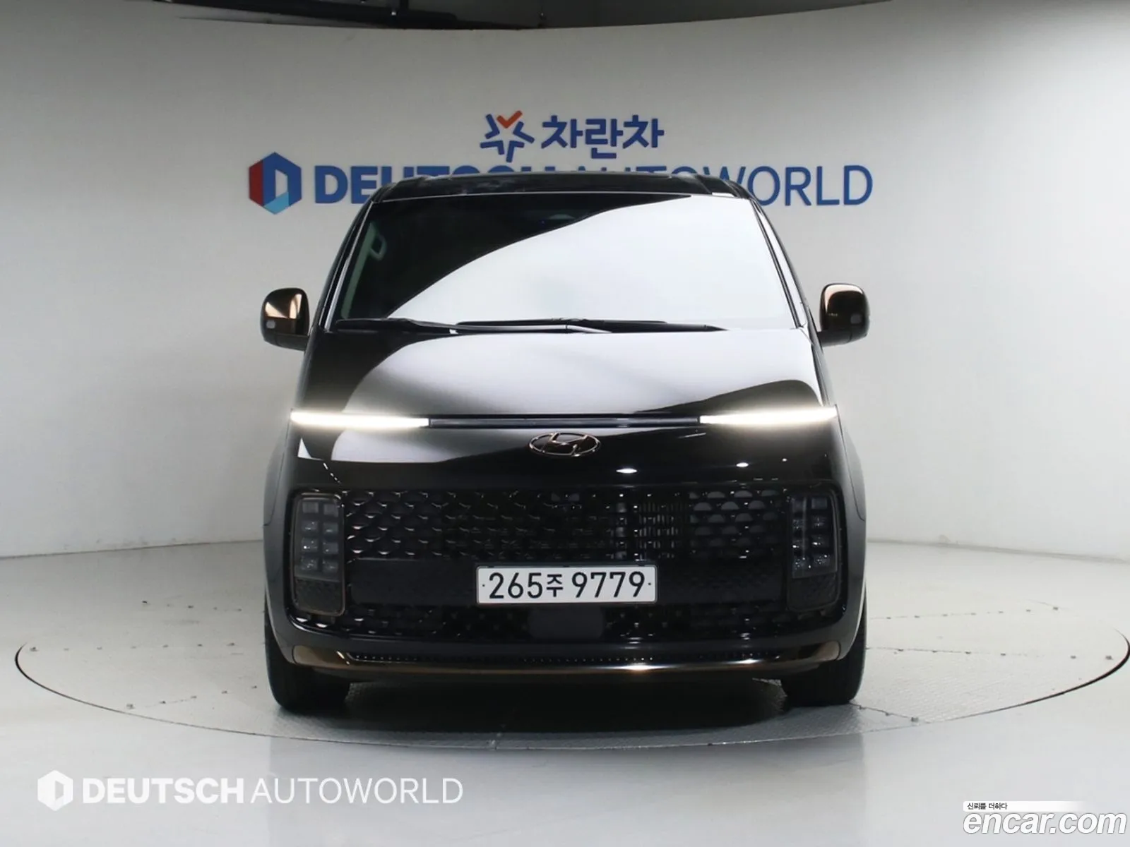 Hyundai Staria 2024 — 2
