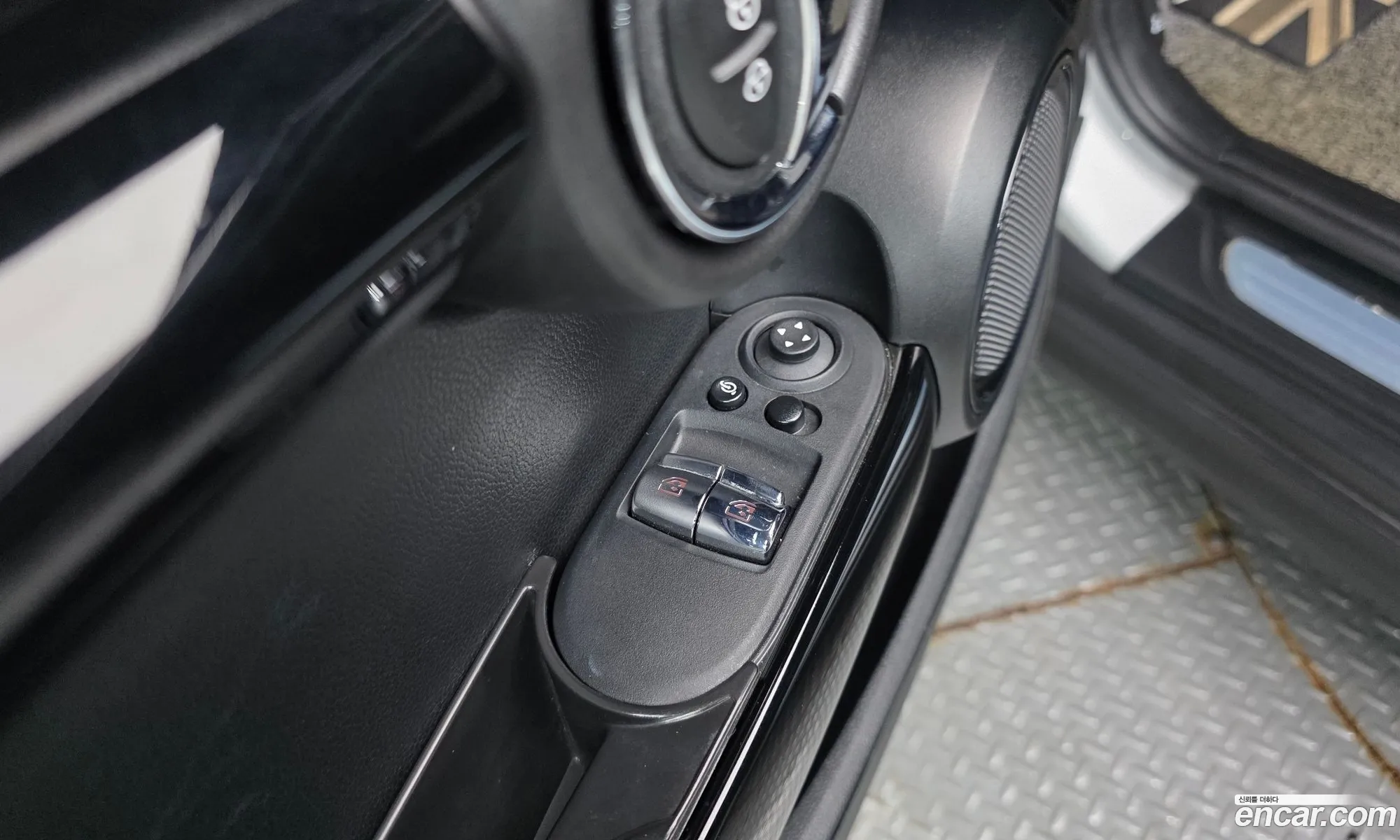 Mini Cooper 2023 — 23