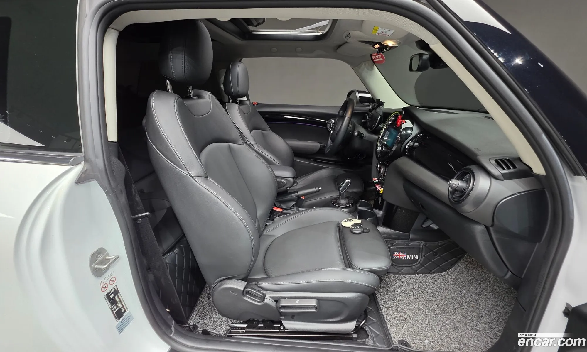 Mini Cooper 2023 — 14