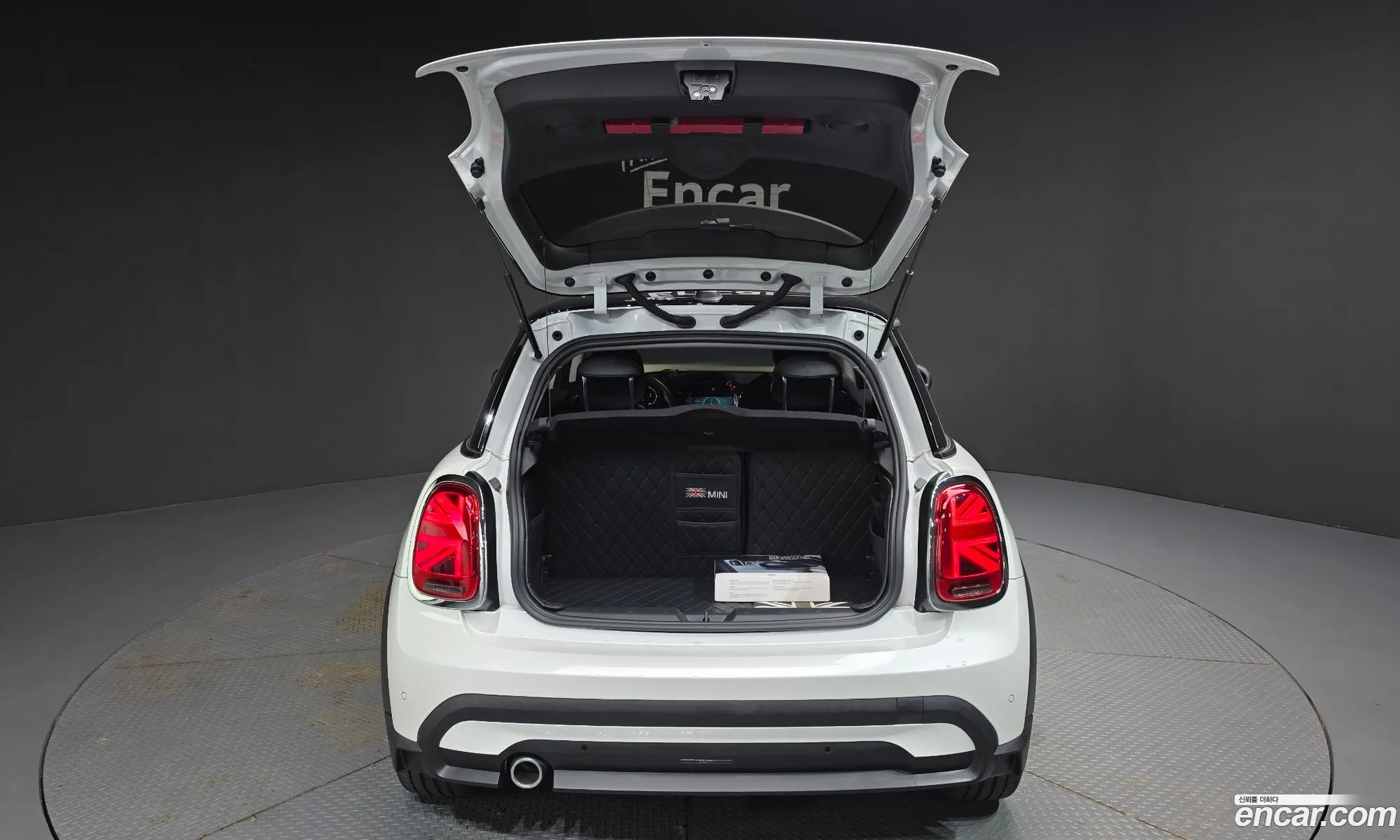 Mini Cooper 2023 — 19