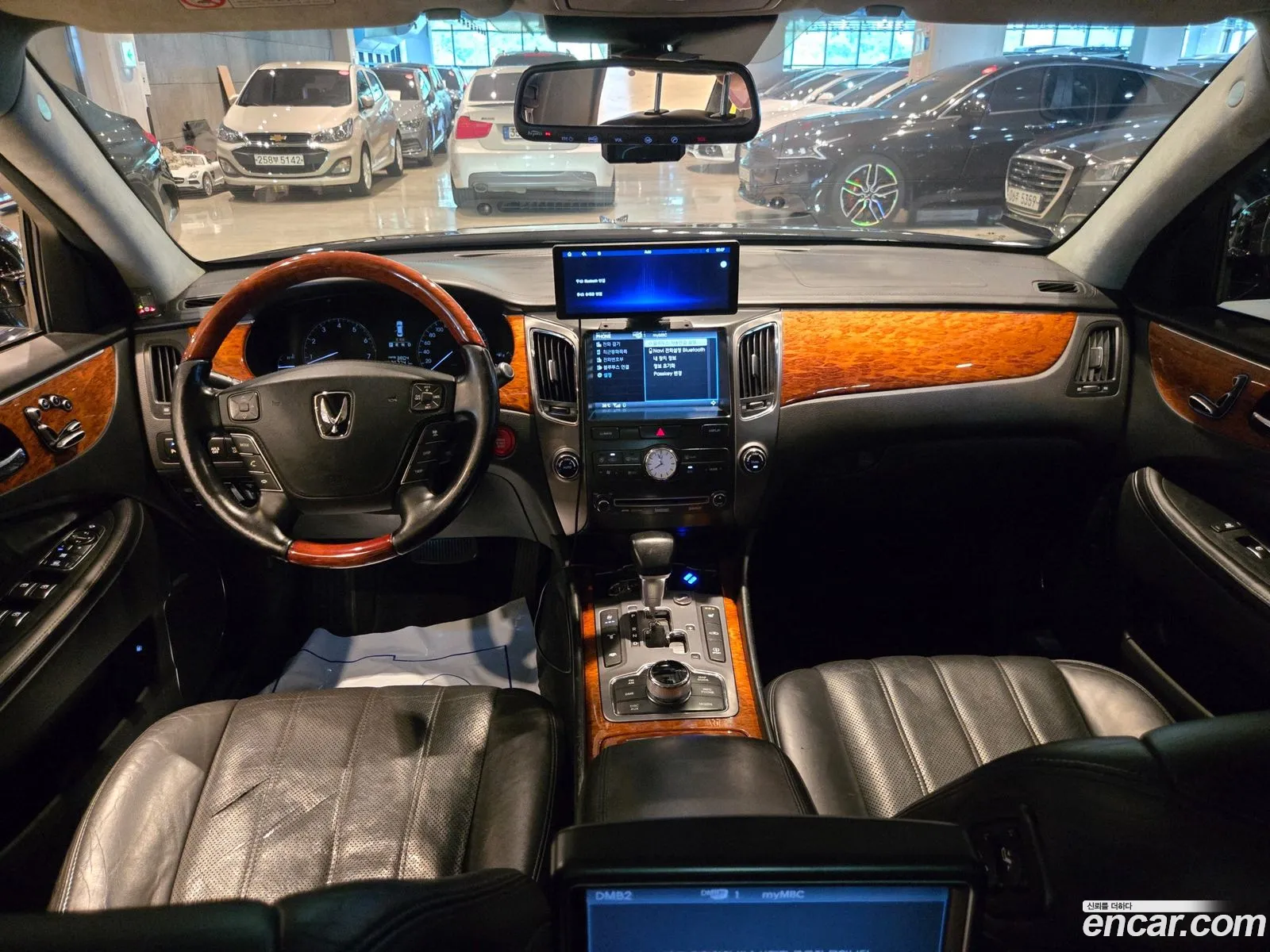 Hyundai Equus 2010 — 2
