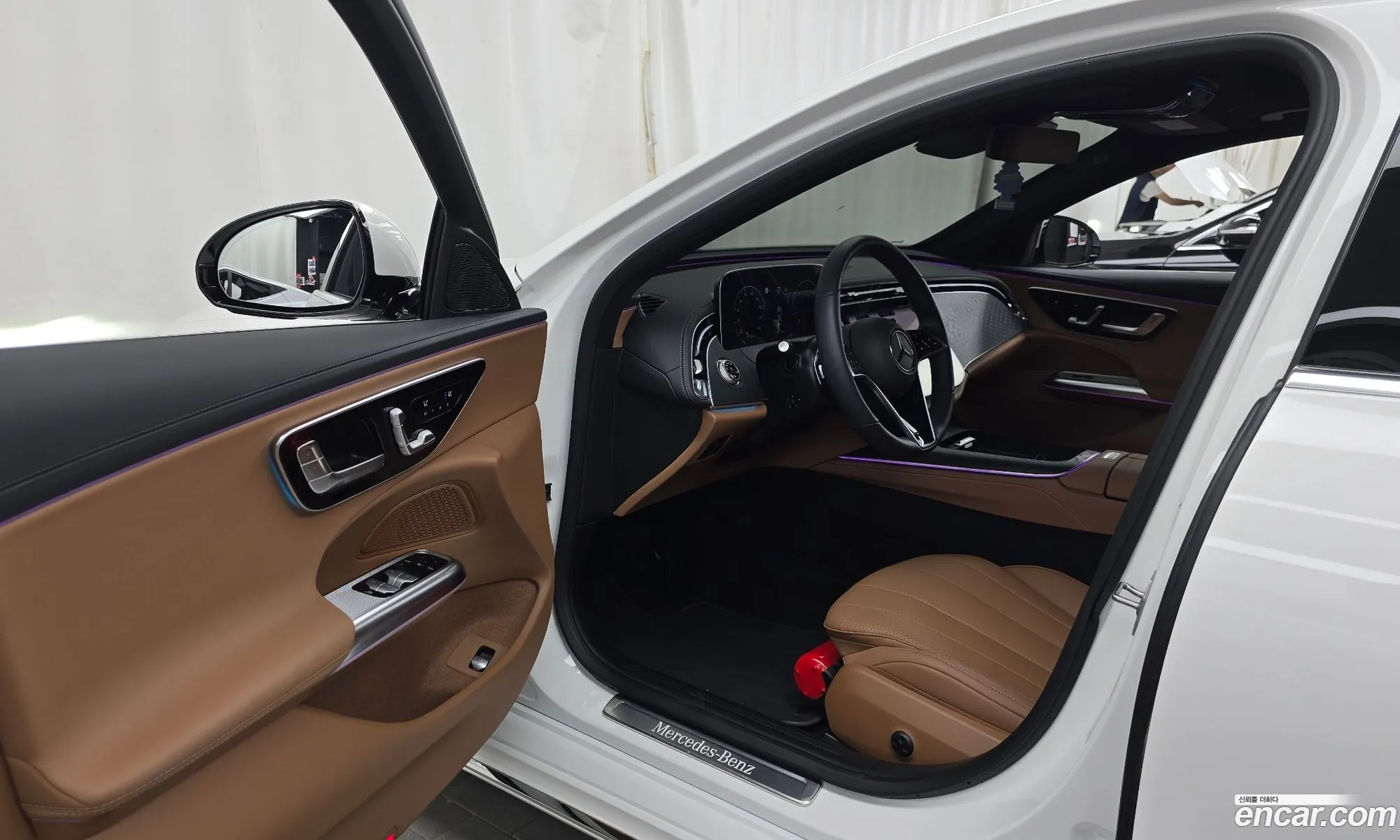 Mercedes-Benz E-Class W214 2026 — 17